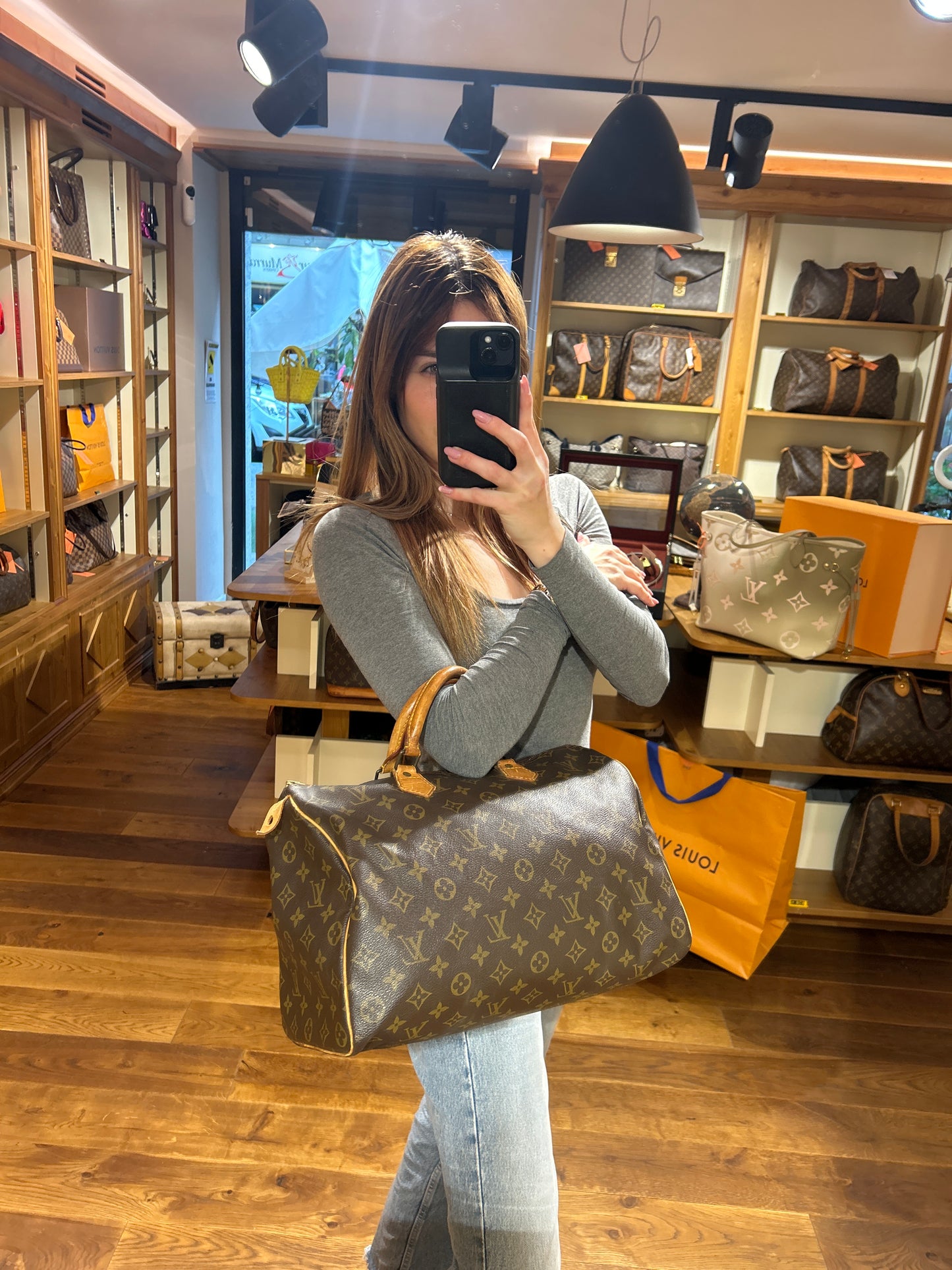 Louis Vuitton Speedy 35