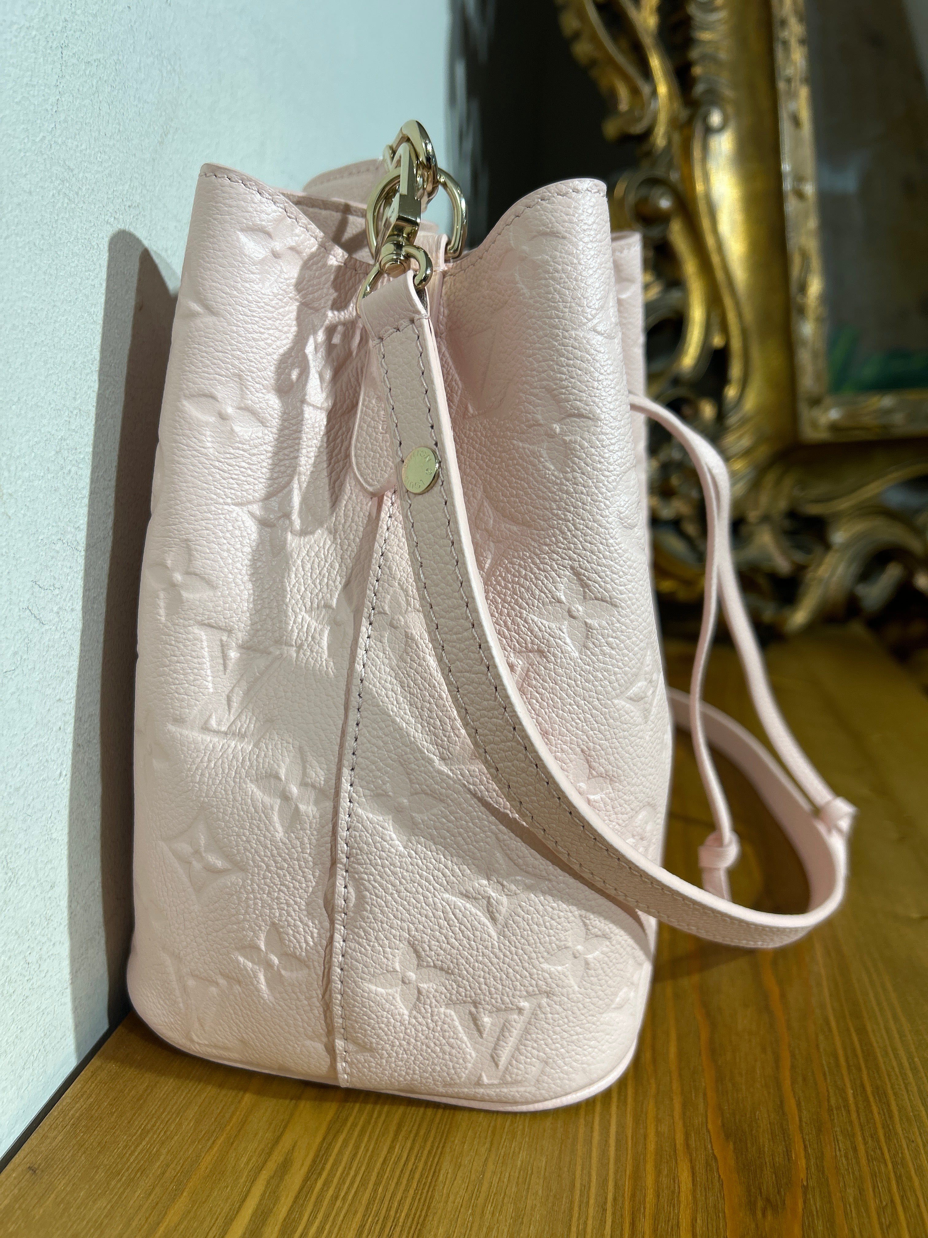 Louis Vuitton Neo Noè BB