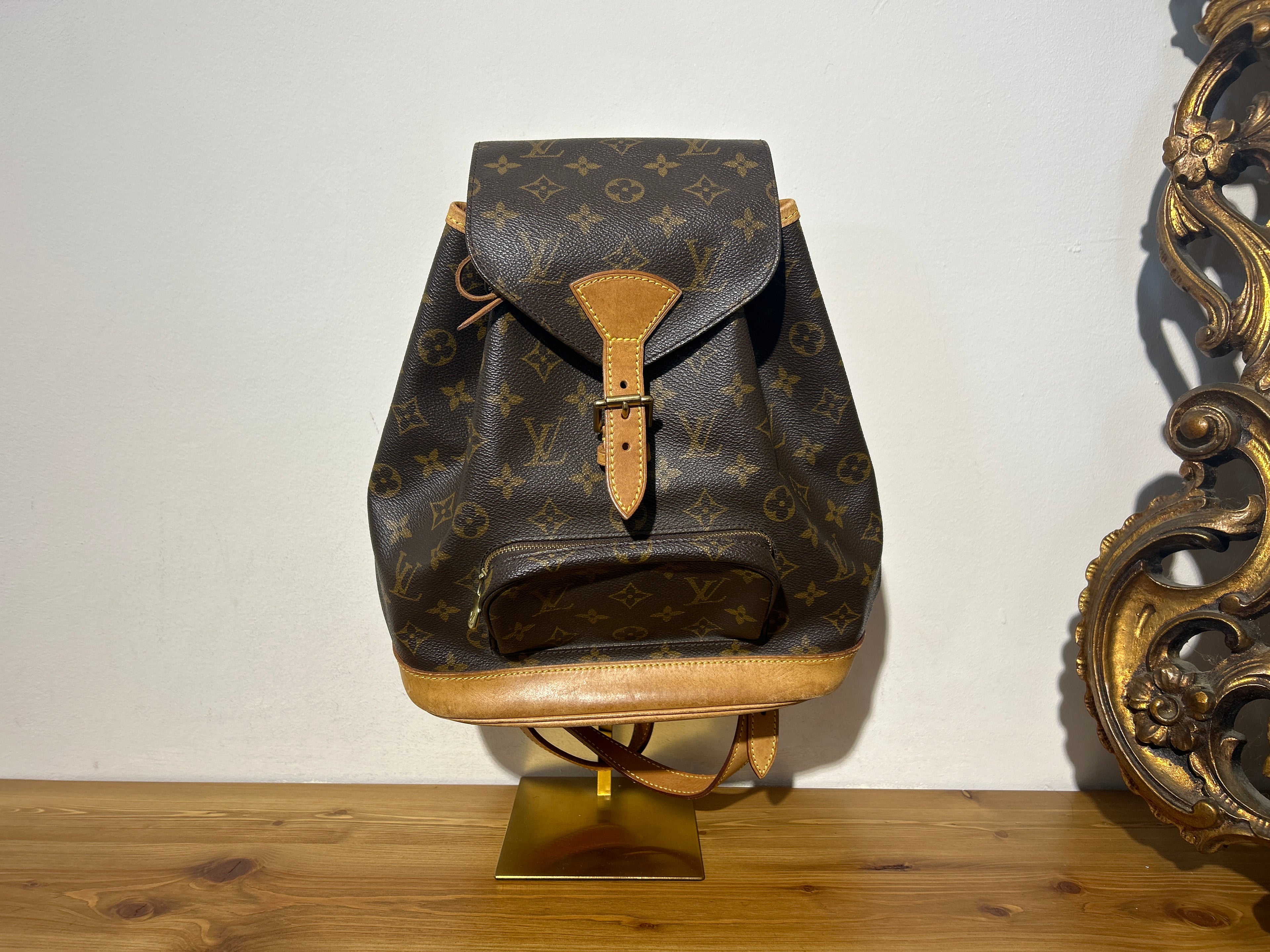 Louis Vuitton Montsouris MM