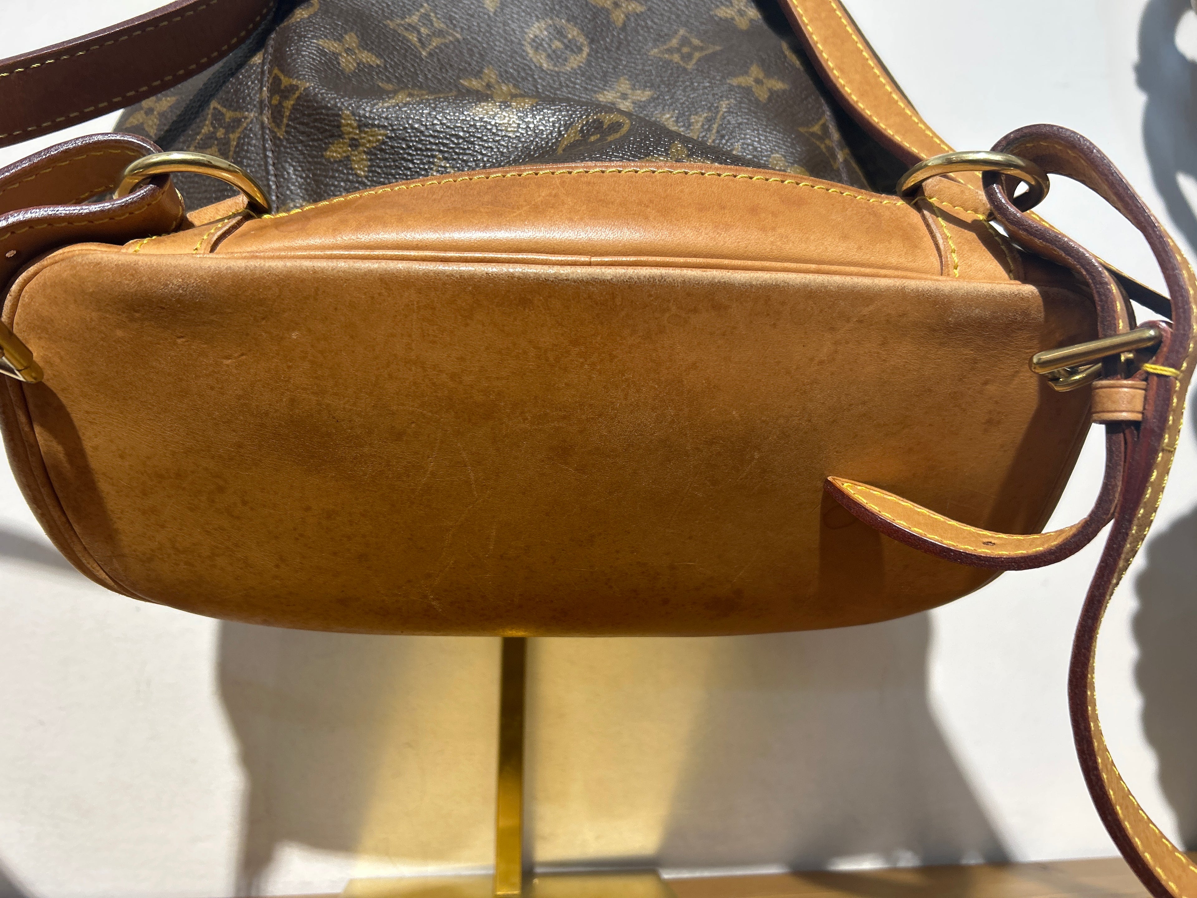 Louis Vuitton Montsouris MM