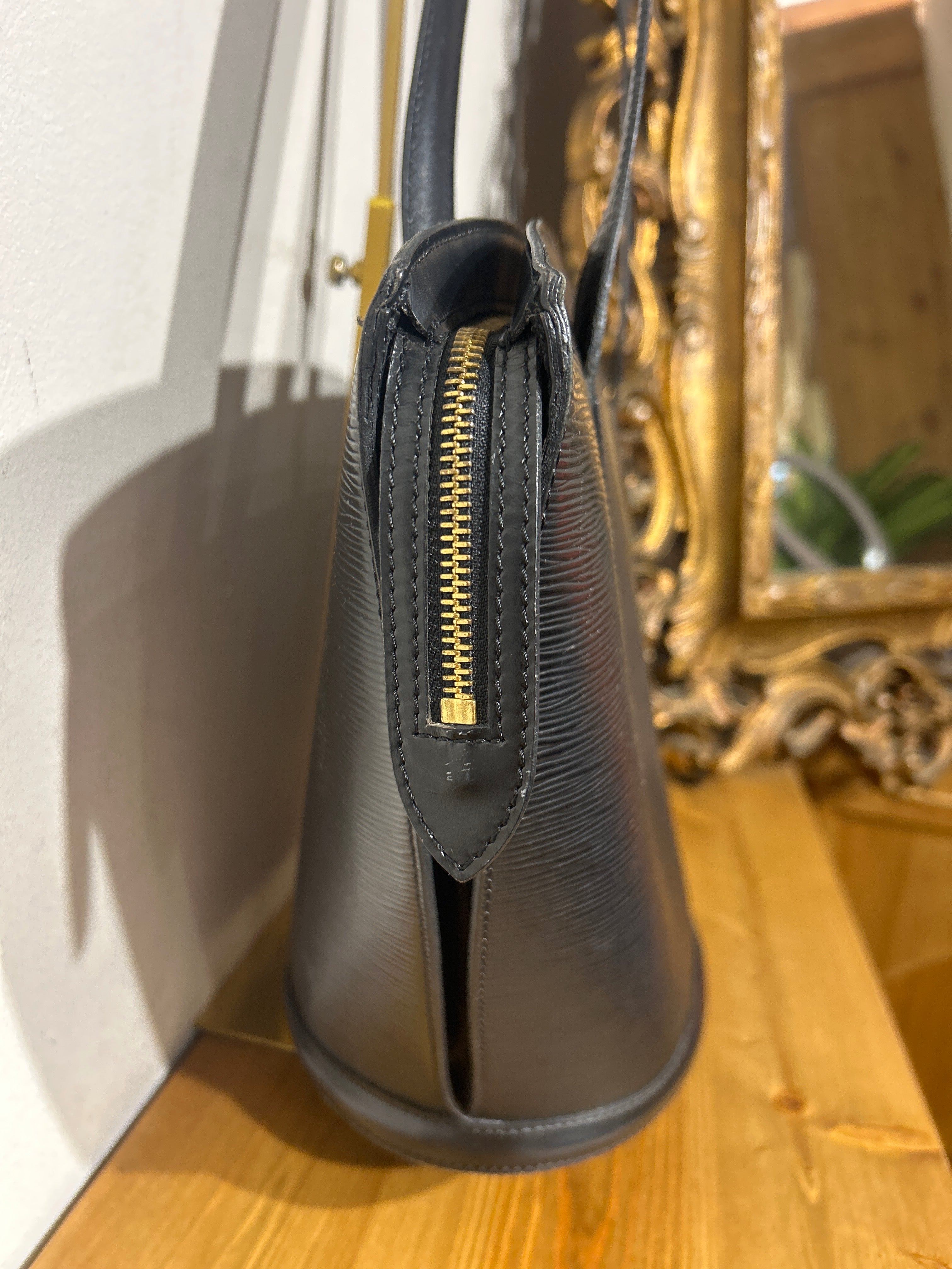 Louis Vuitton Epi Saint Jacques Shopping