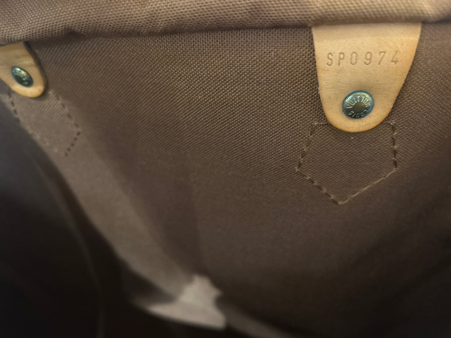 Louis Vuitton Speedy 40