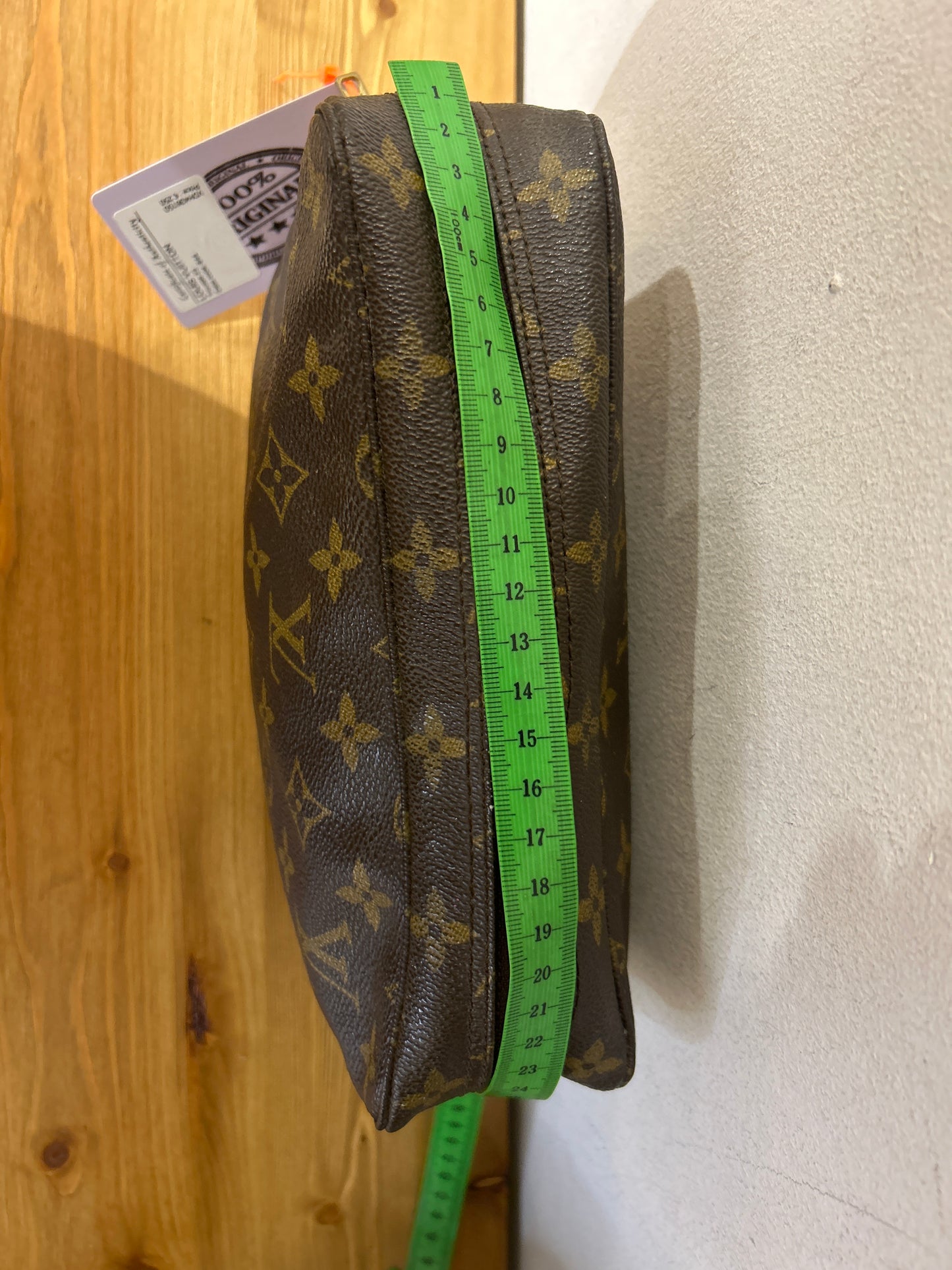 Louis Vuitton Trousse 23