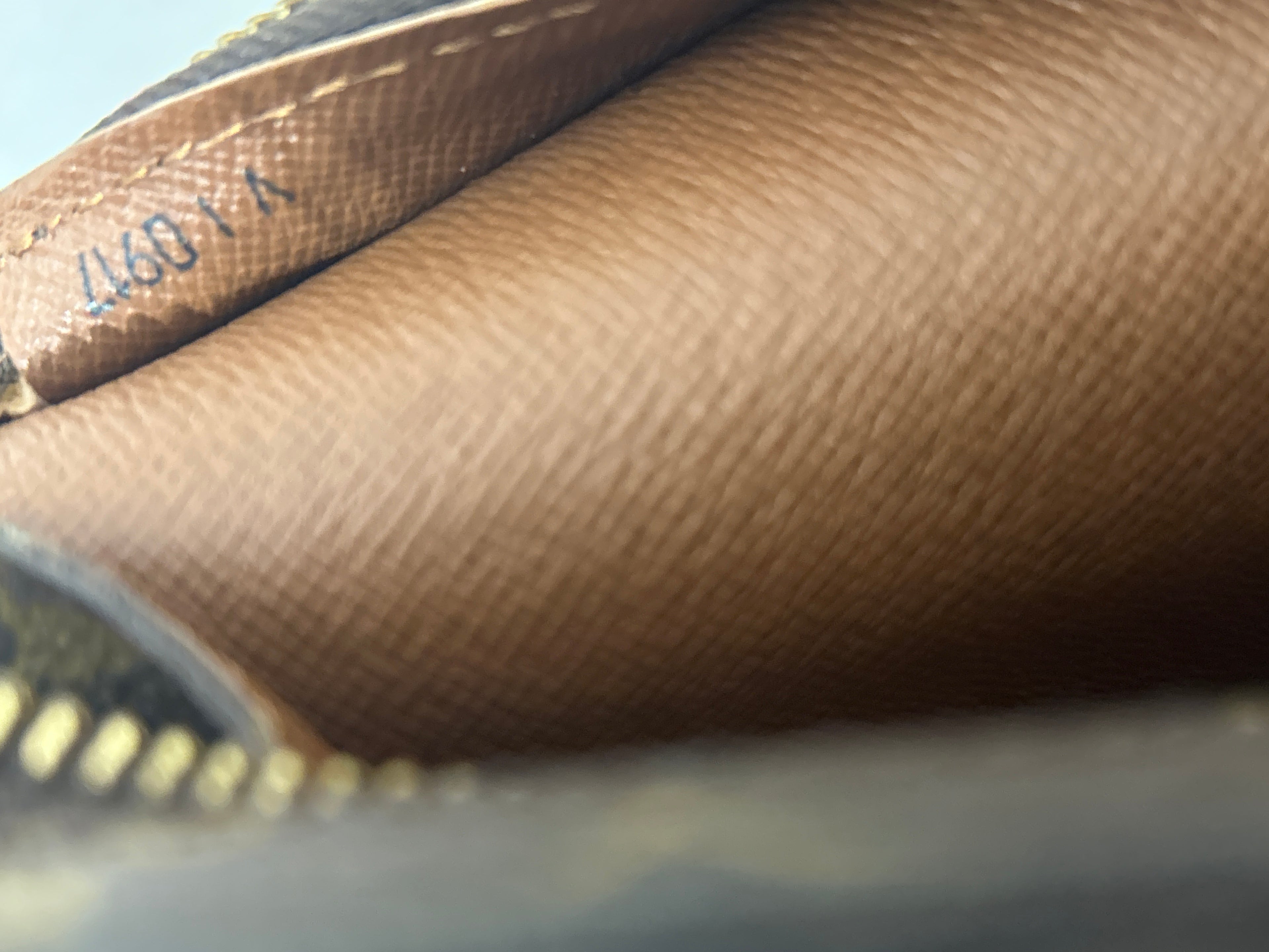 Louis Vuitton Babylone