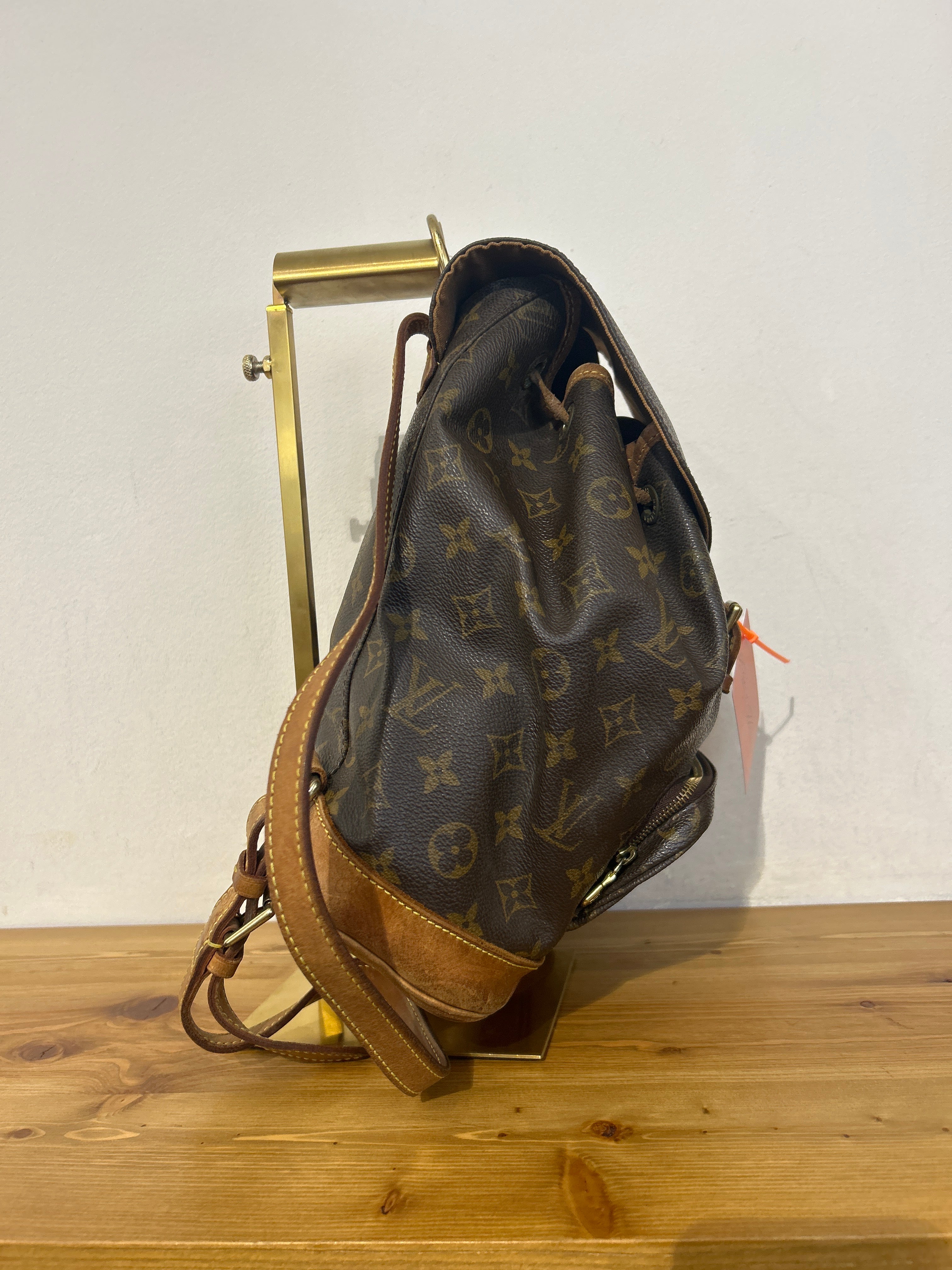 Louis Vuitton Montsouris MM