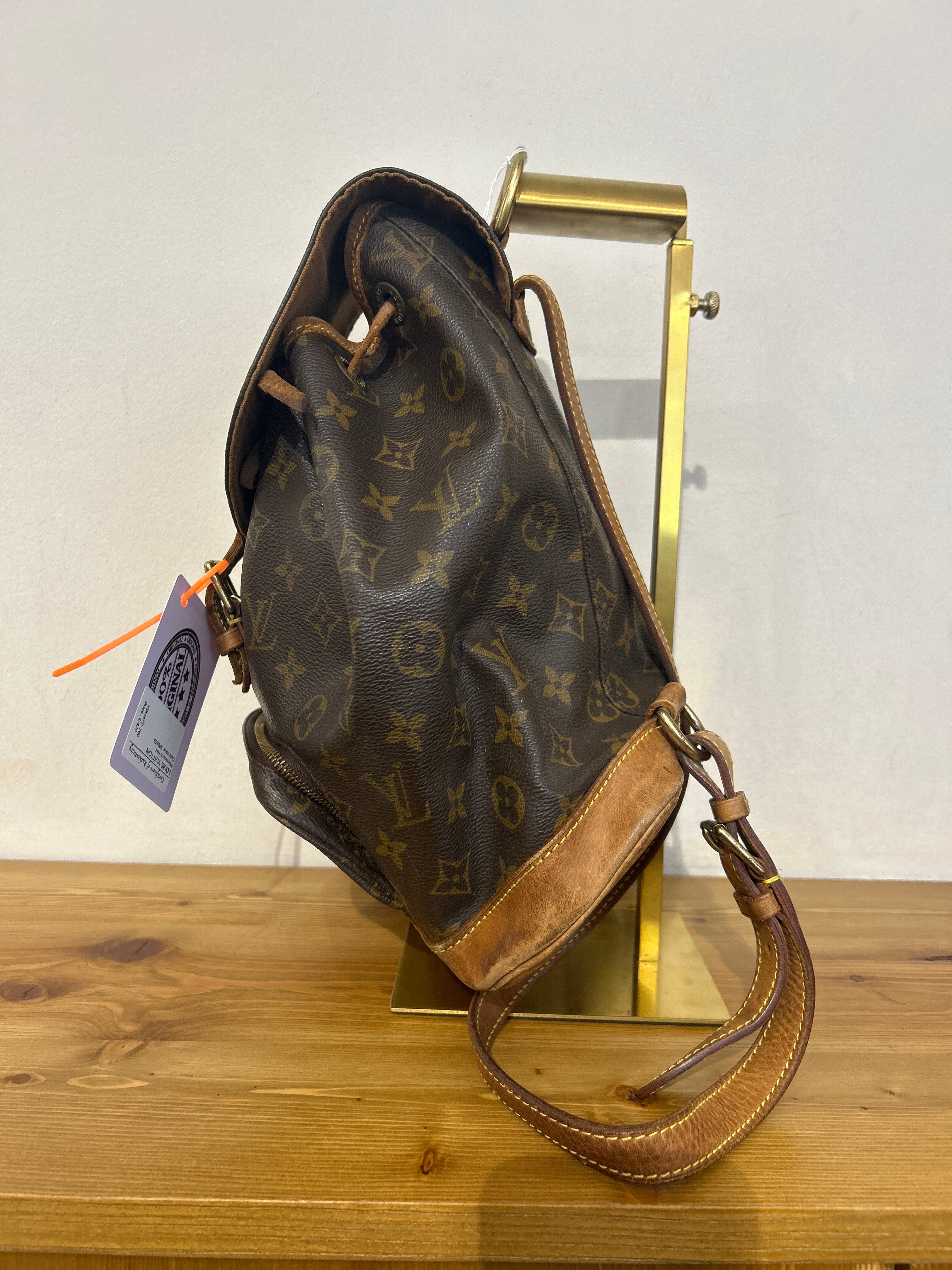 Louis Vuitton Montsouris MM