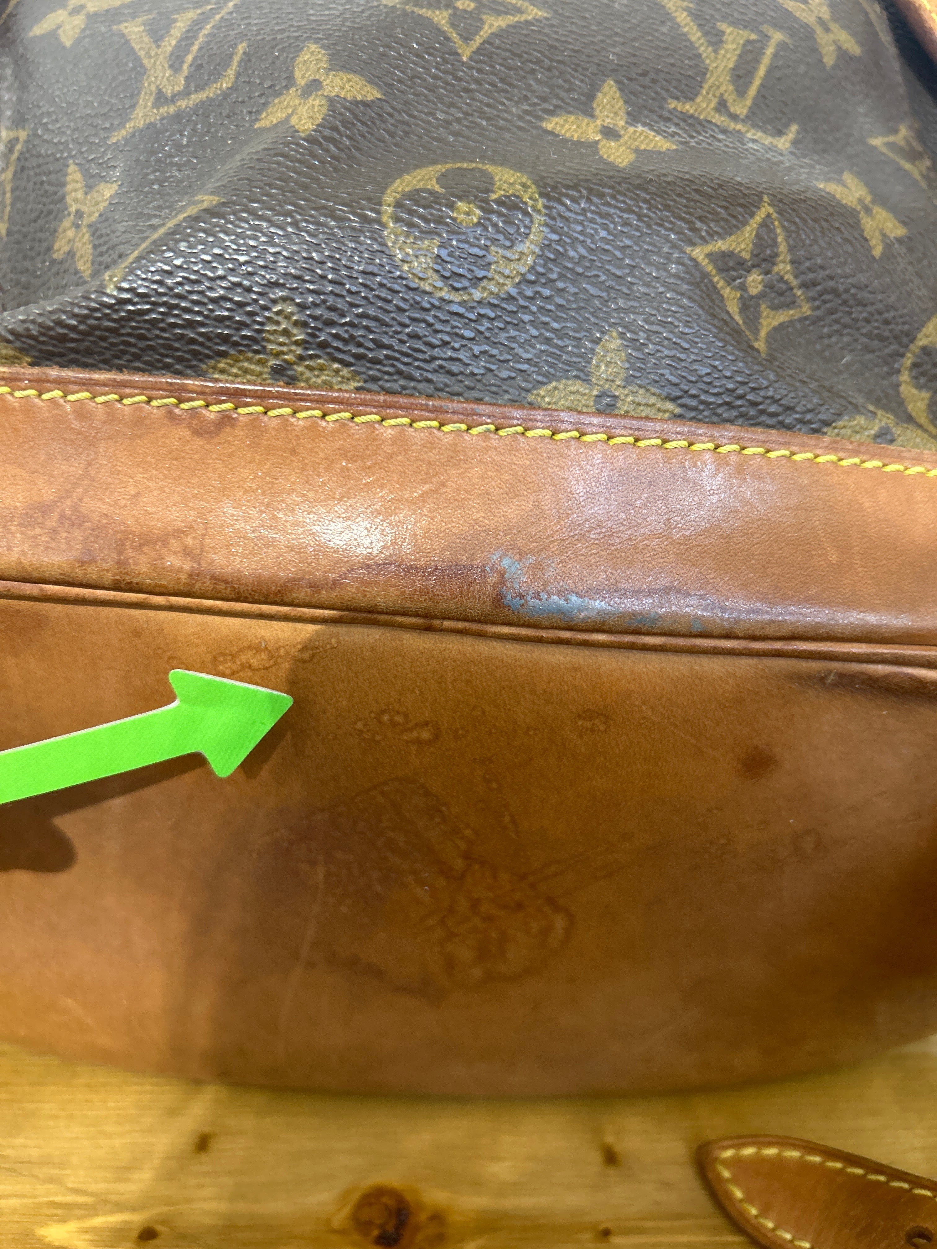 Louis Vuitton Montsouris MM