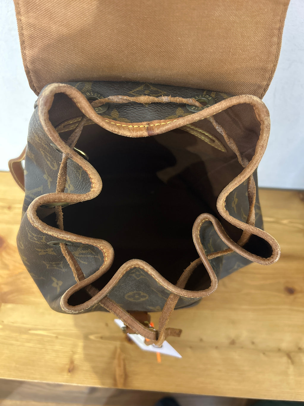 Louis Vuitton Montsouris MM