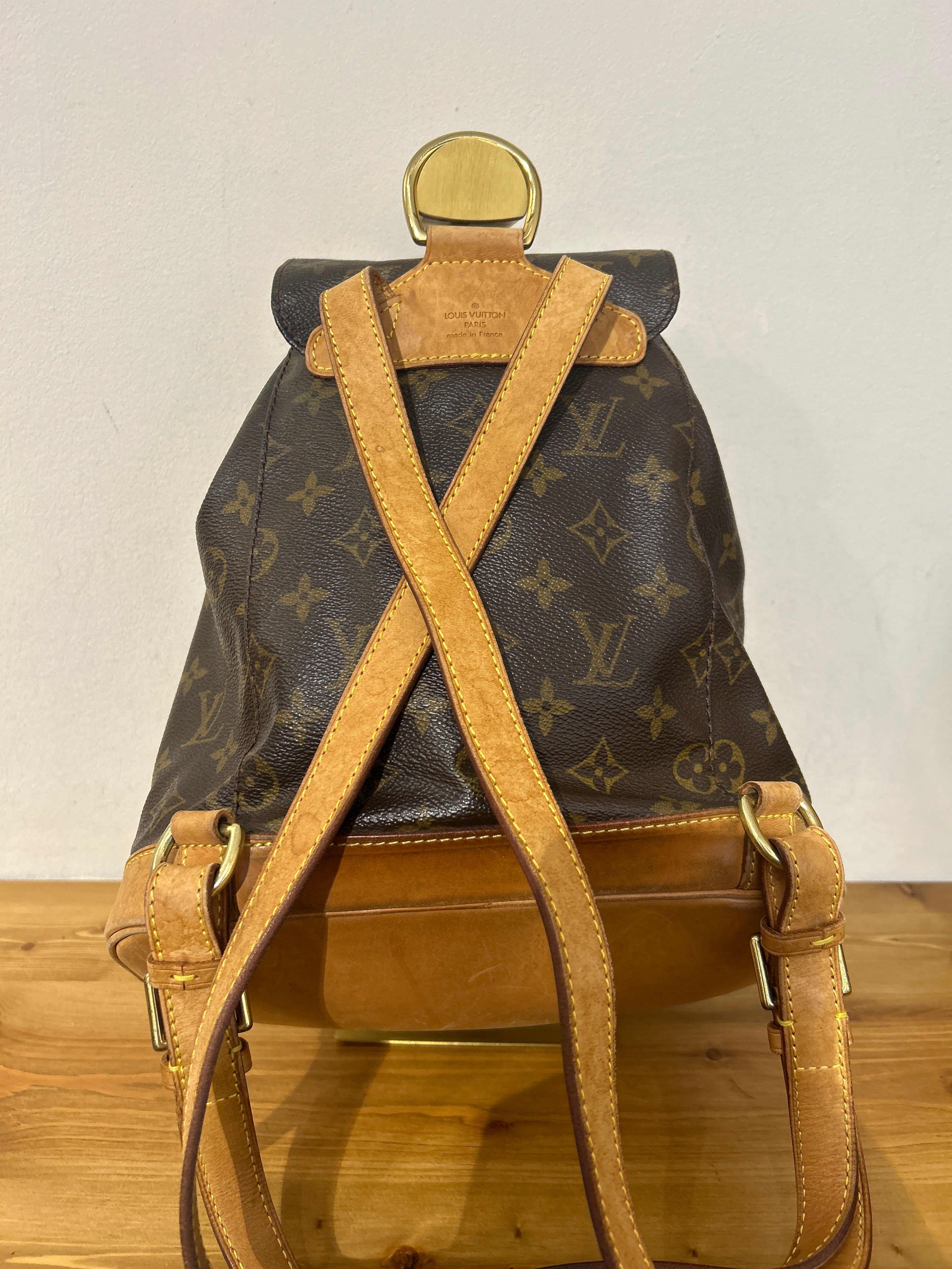 Louis Vuitton Montsouris MM