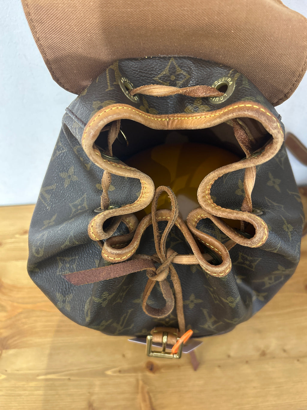 Louis Vuitton Montsouris MM