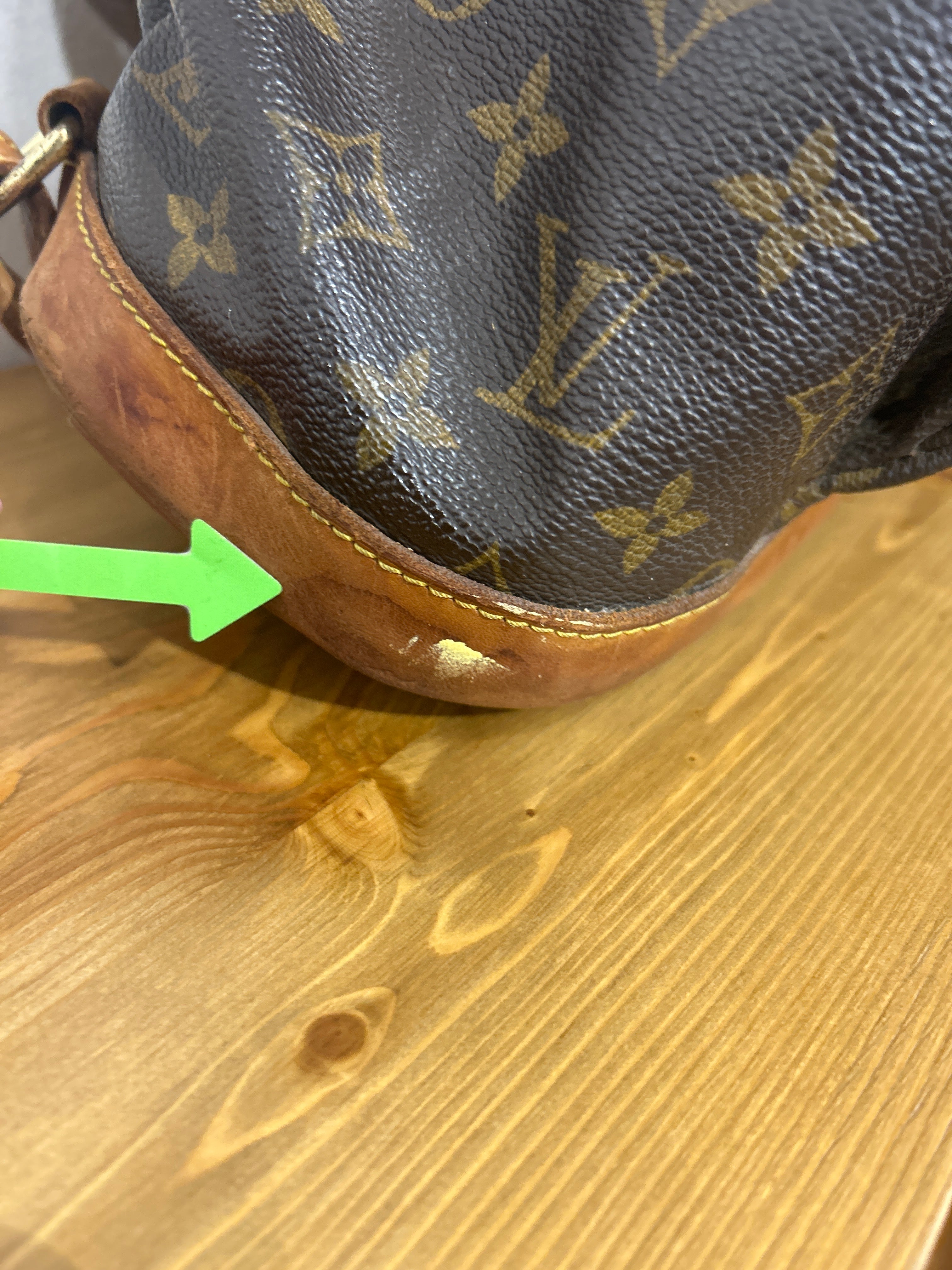 Louis Vuitton Montsouirs GM