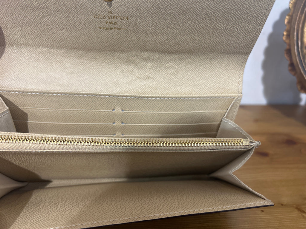 Louis Vuitton Dantel Sarah Wallet