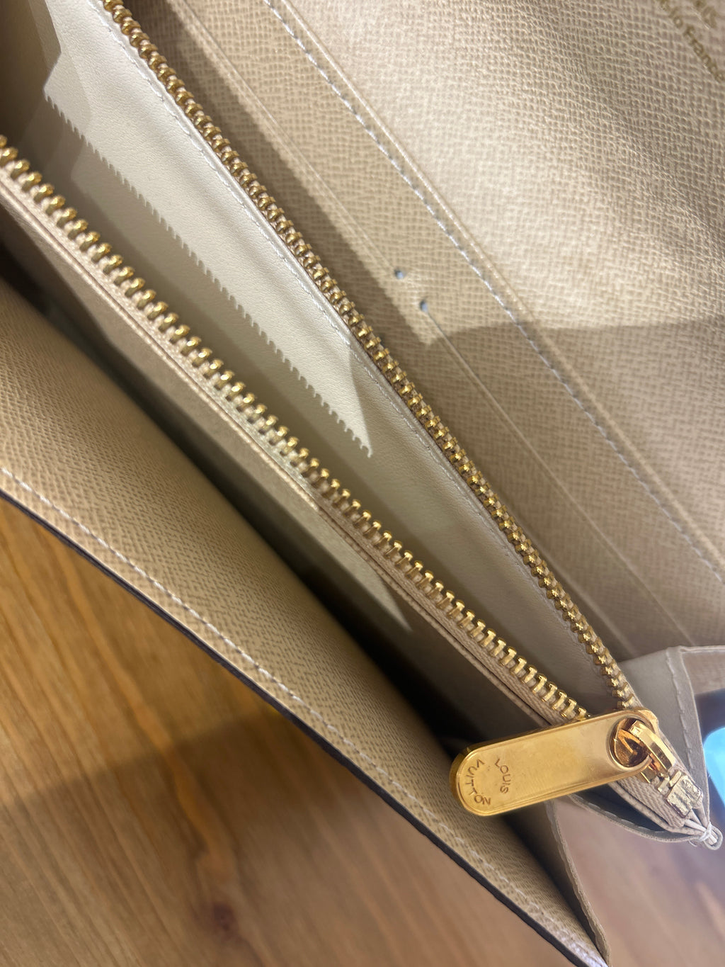 Louis Vuitton Dantel Sarah Wallet