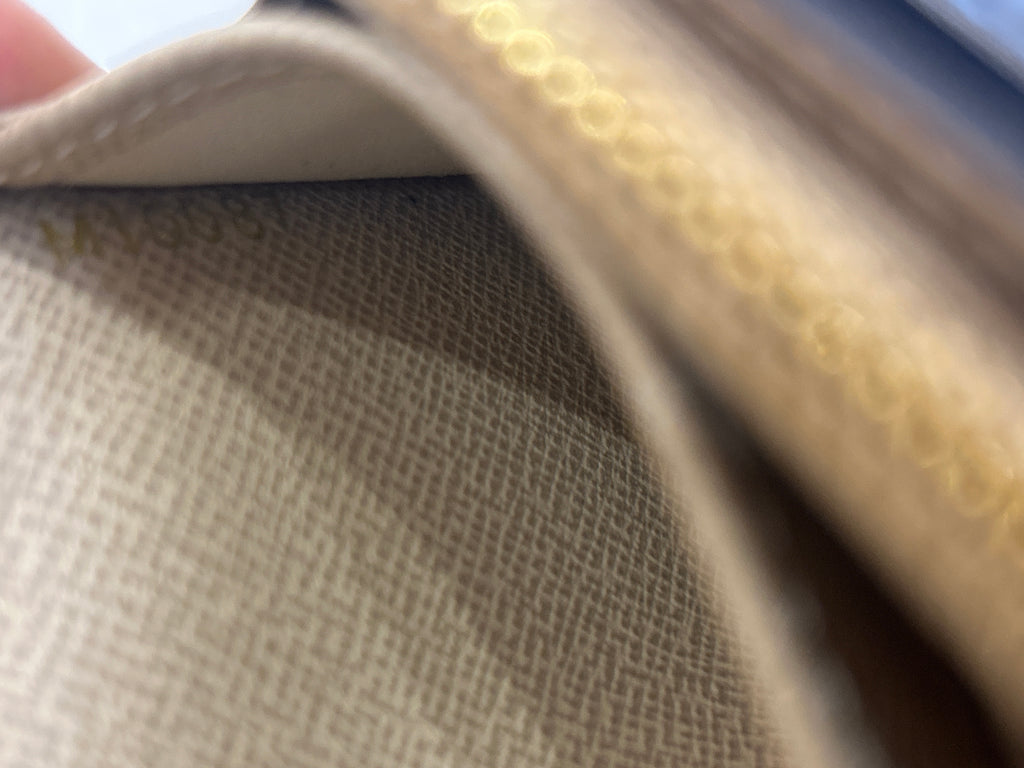 Louis Vuitton Dantel Sarah Wallet