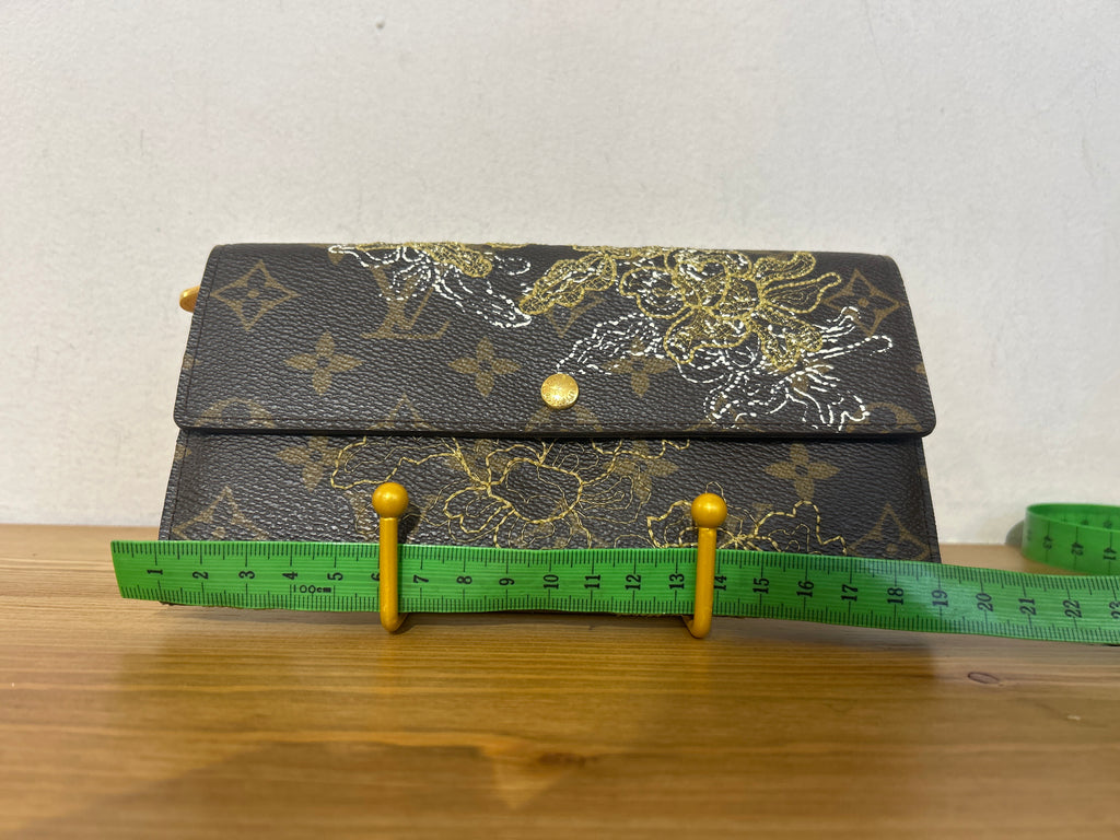 Louis Vuitton Dantel Sarah Wallet
