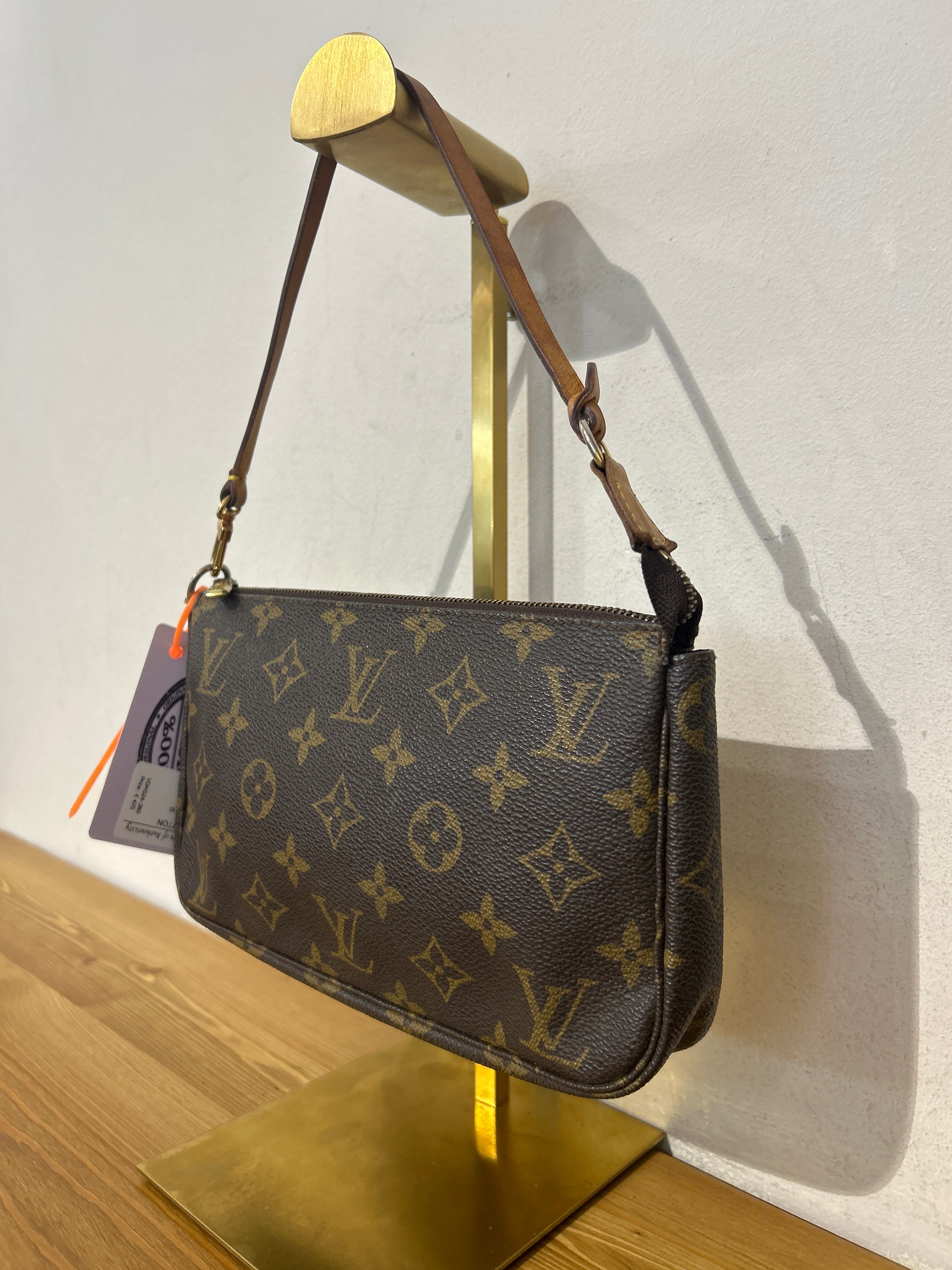Louis Vuitton Pochette