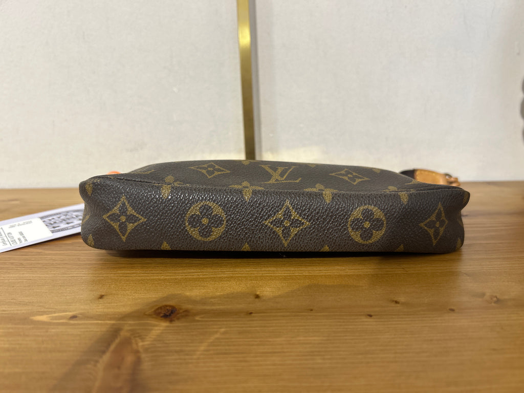 Louis Vuitton Pochette