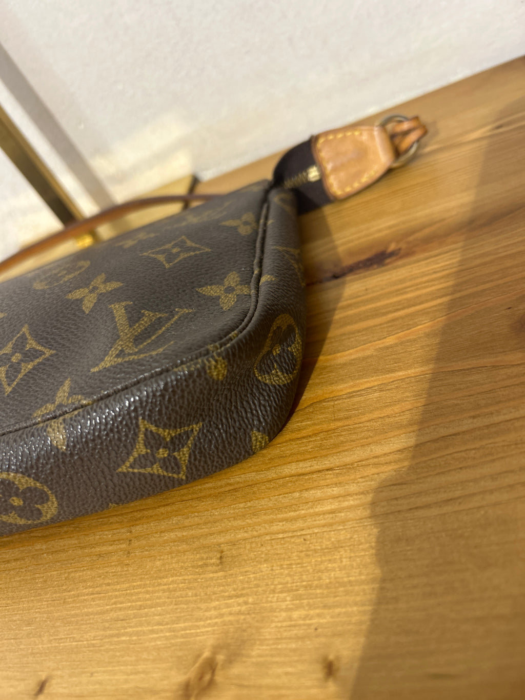 Louis Vuitton Pochette