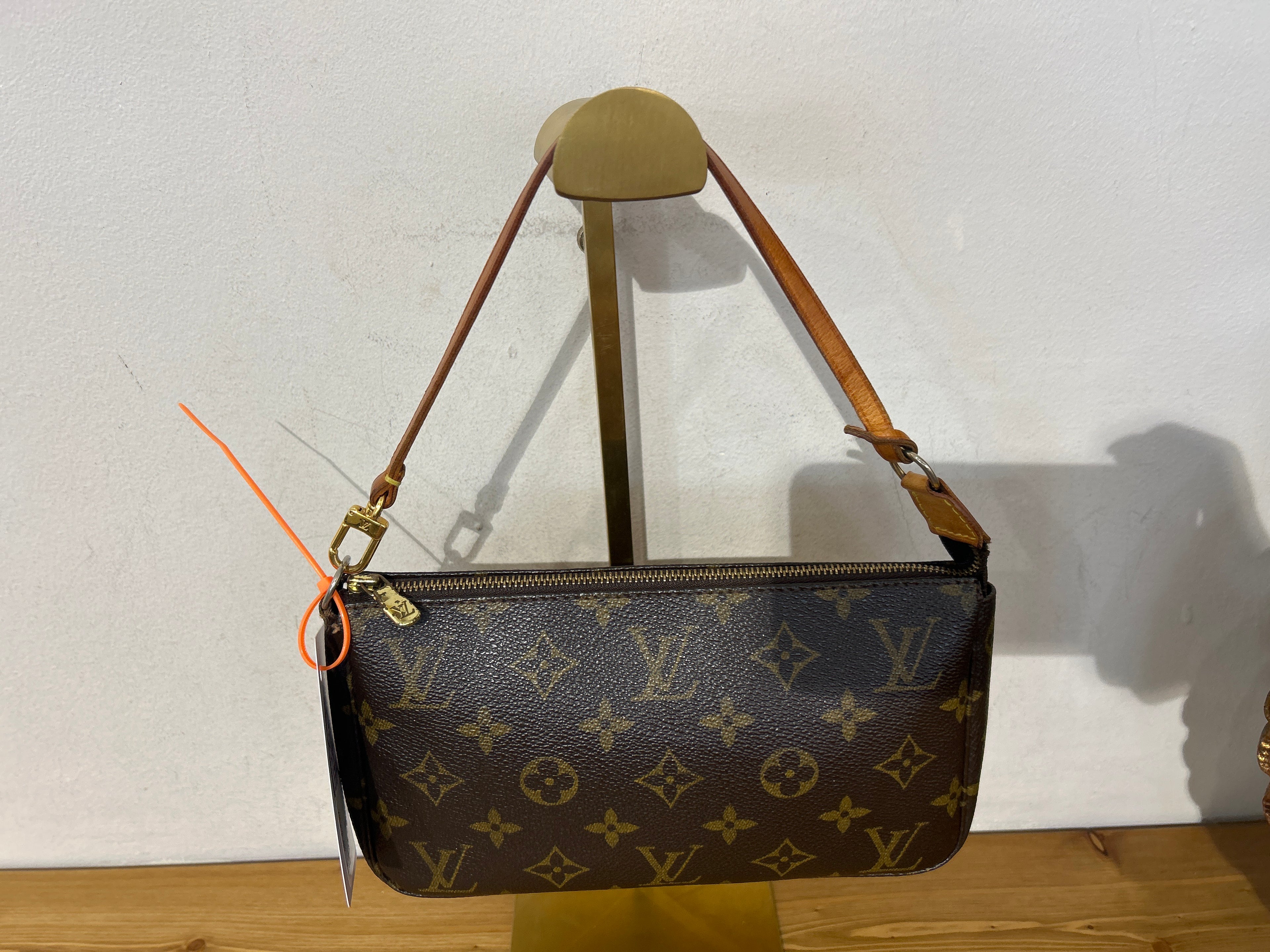 Louis Vuitton Pochette