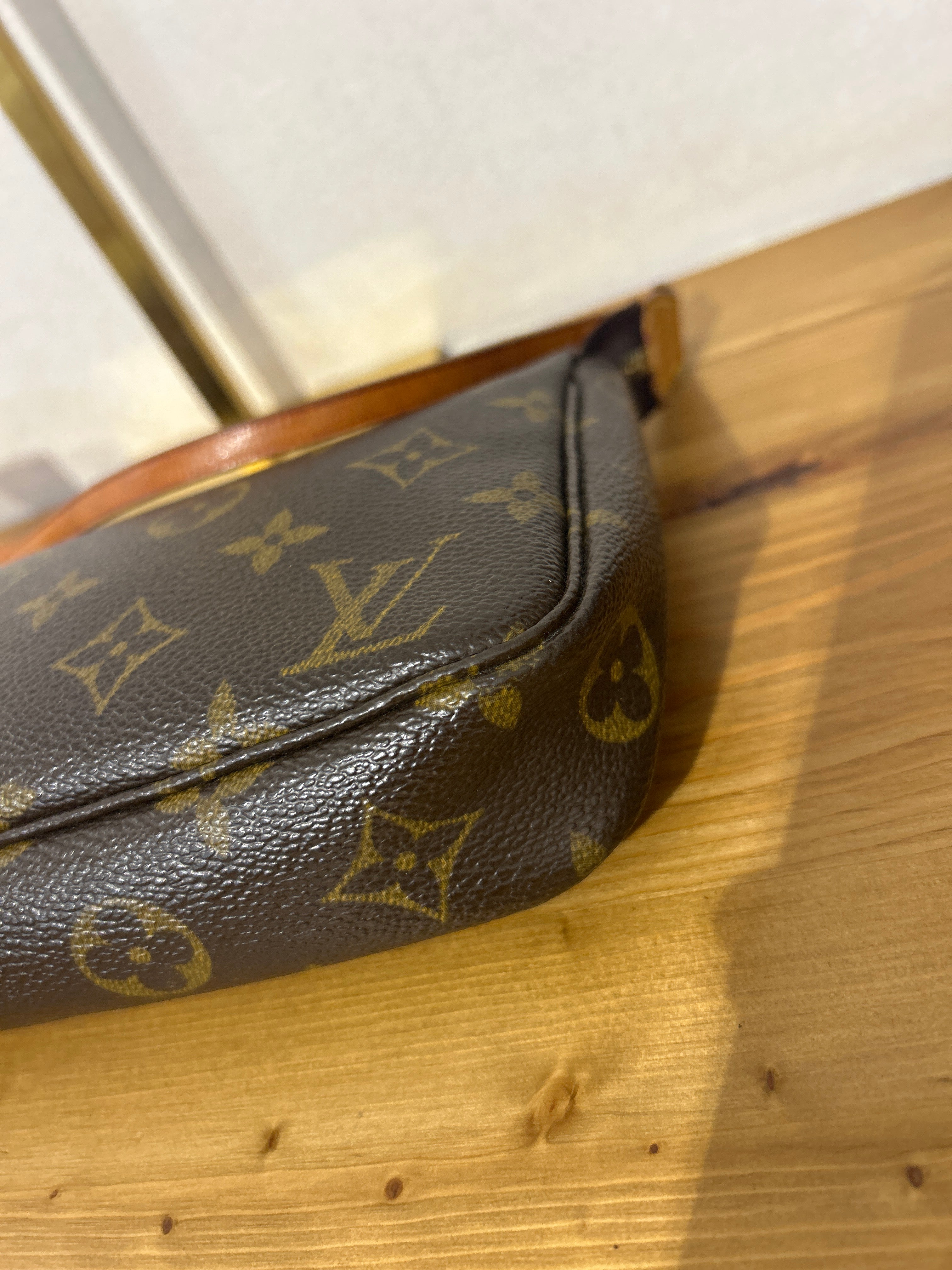 Louis Vuitton Pochette