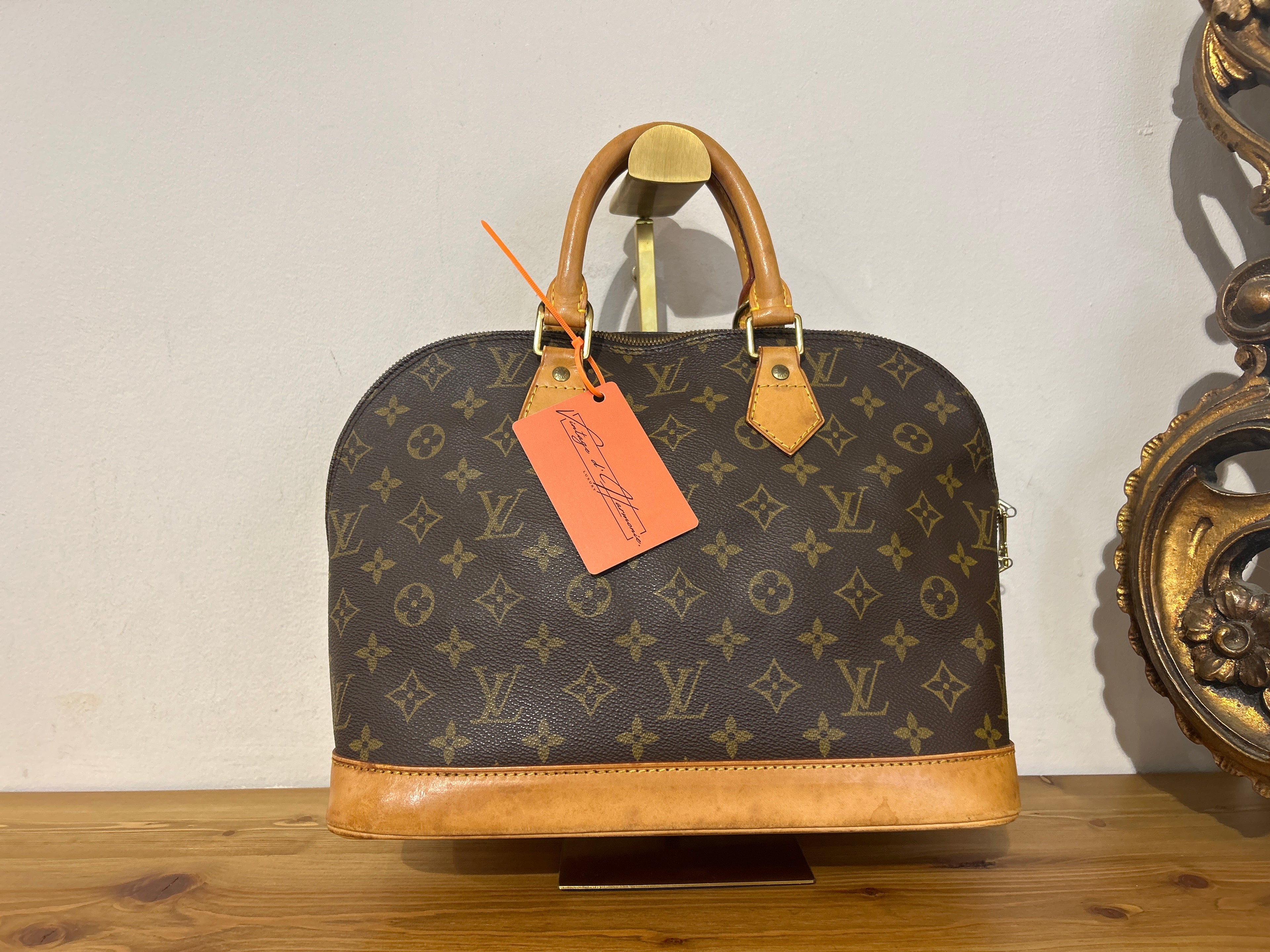 Louis Vuitton Alma