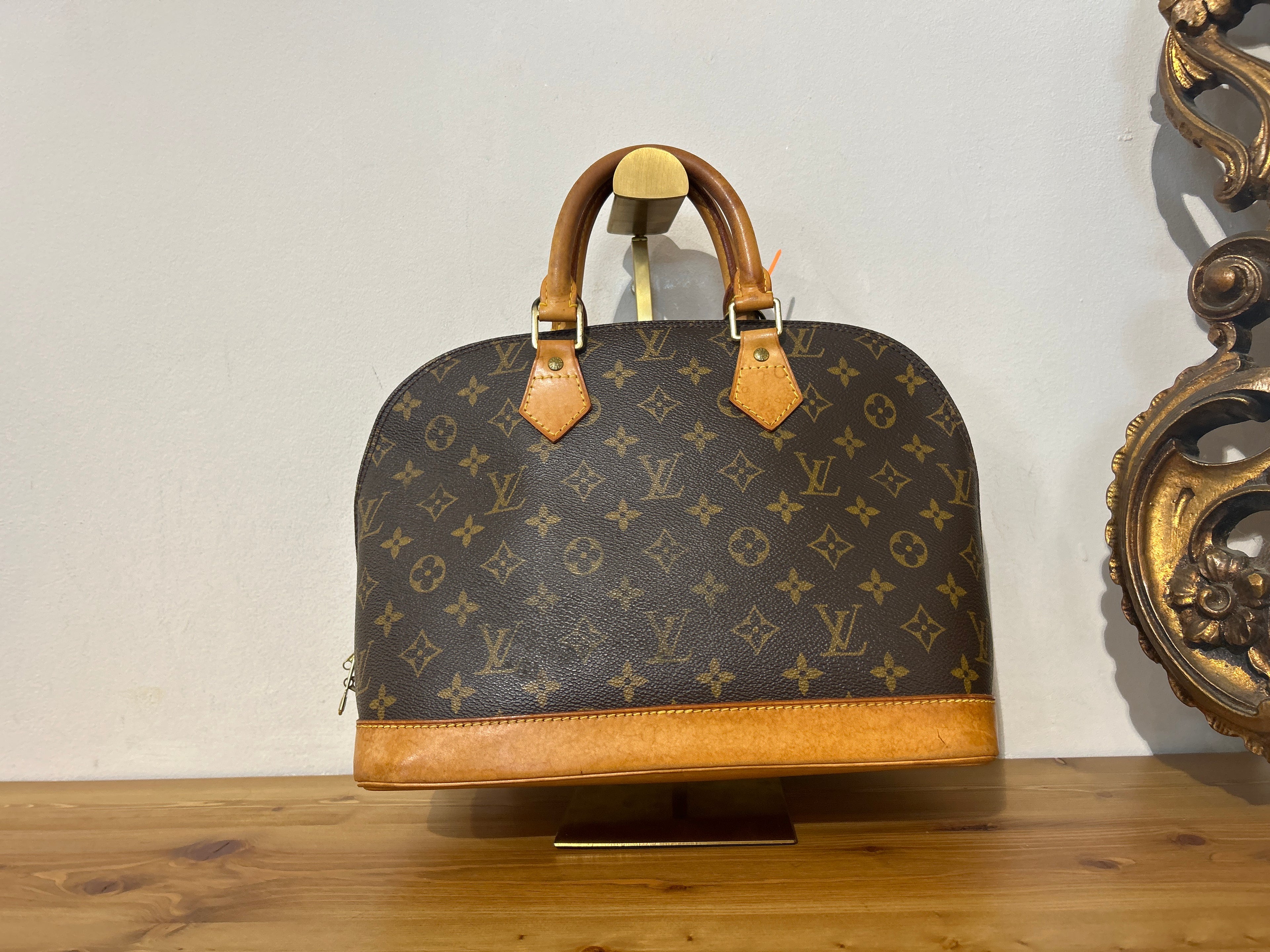 Louis Vuitton Alma