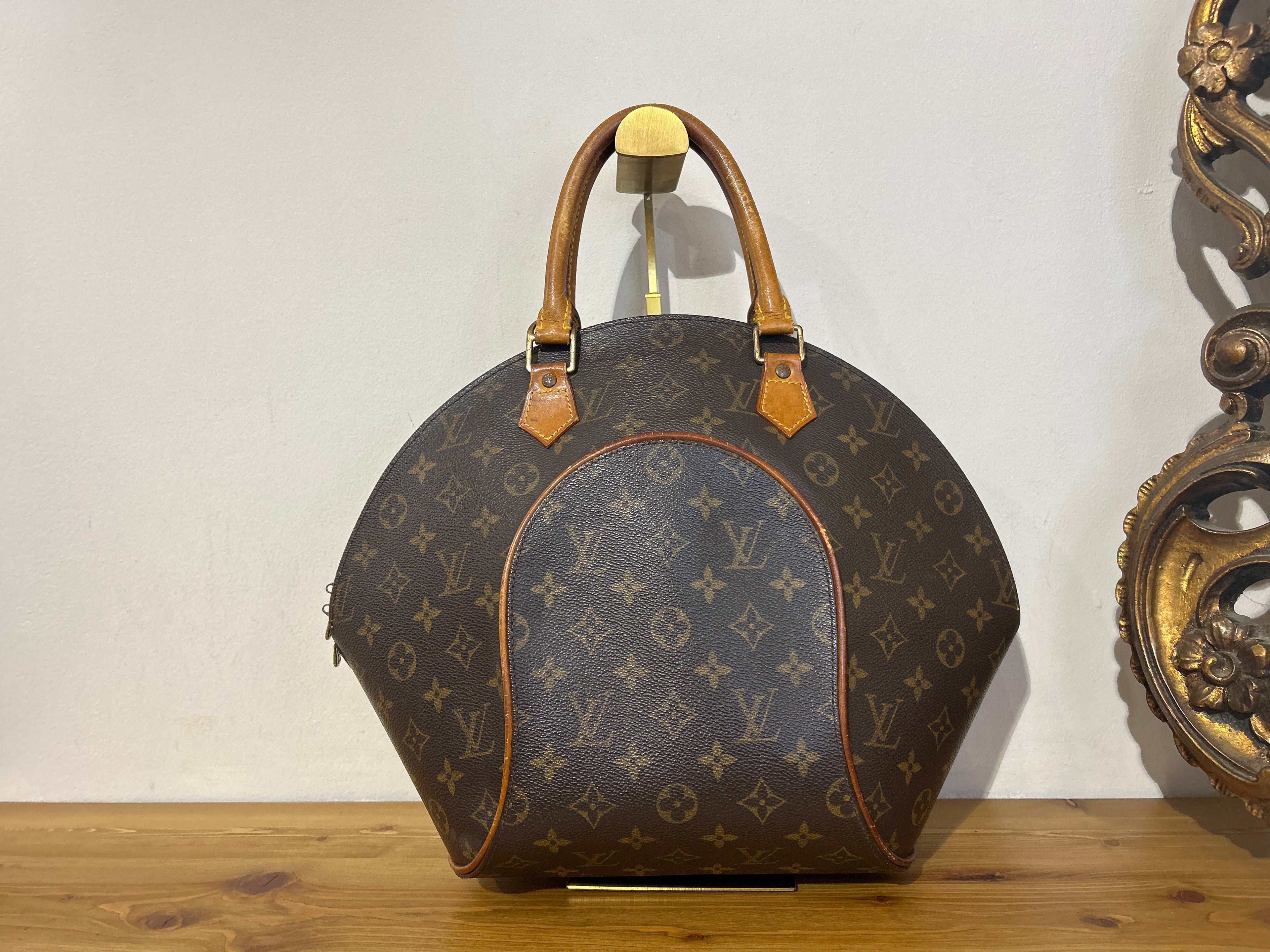 Louis Vuitton Ellipse MM