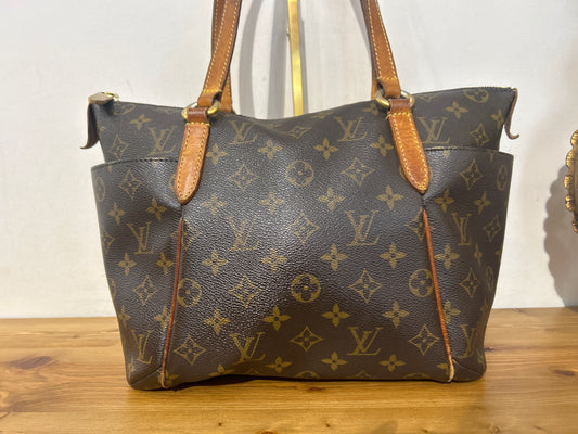 Louis Vuitton Totally PM