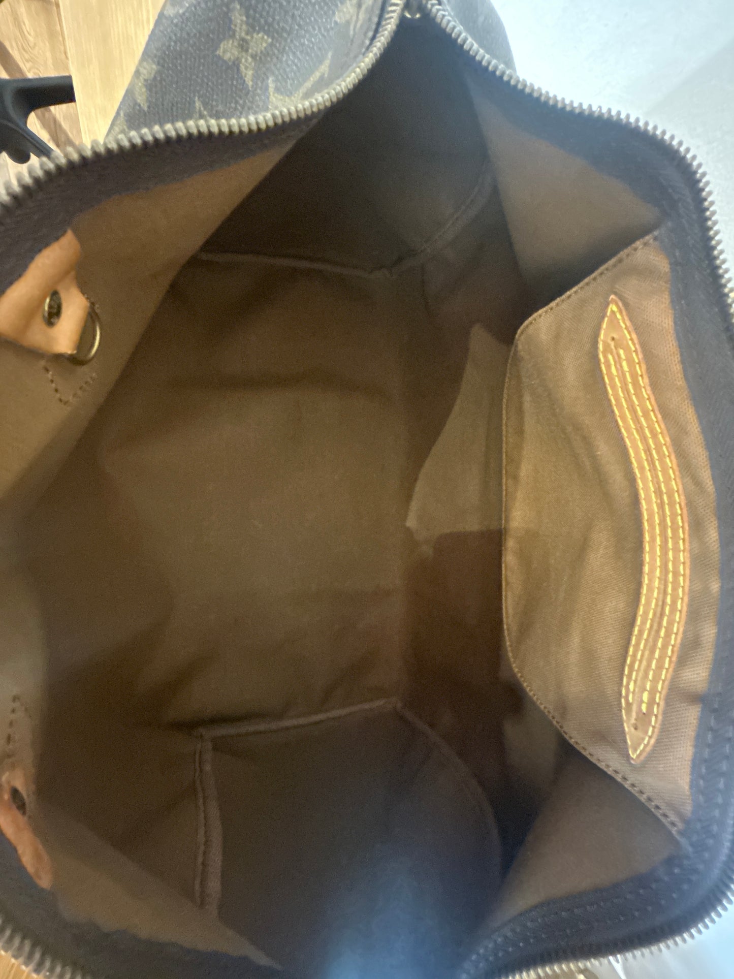 Louis Vuitton Speedy 40