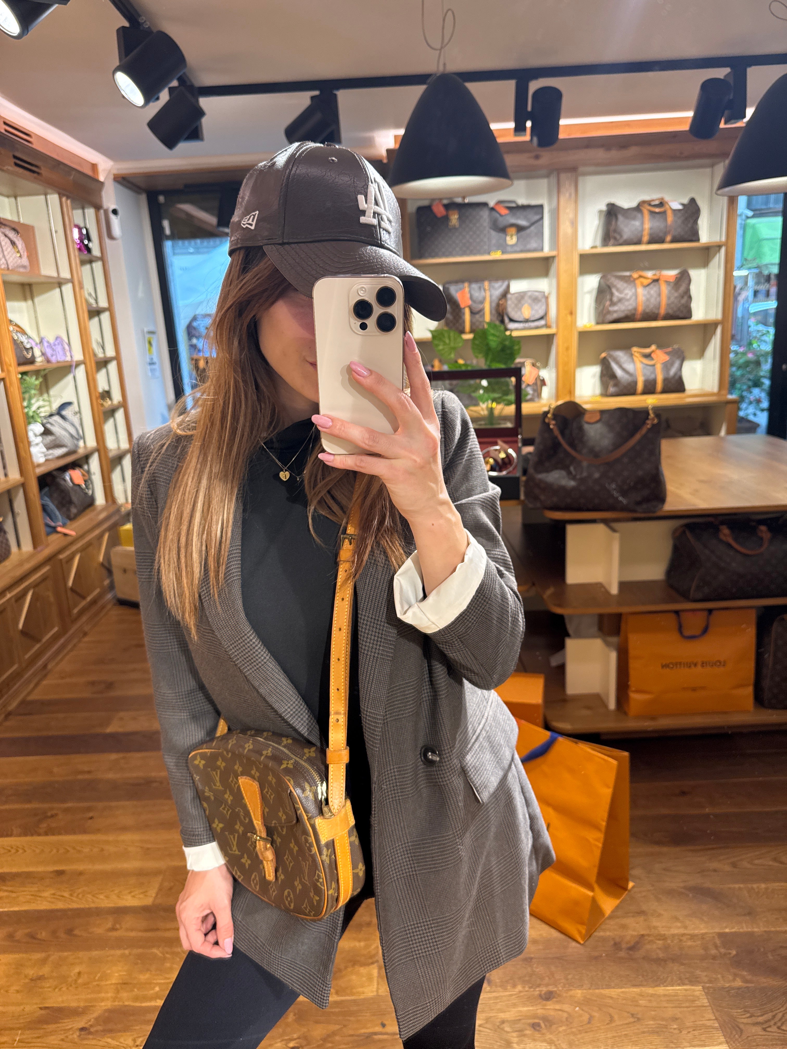 Louis Vuitton Jeune Fille