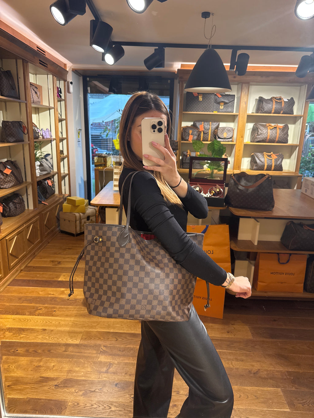 Louis Vuitton Neverfull Damier MM