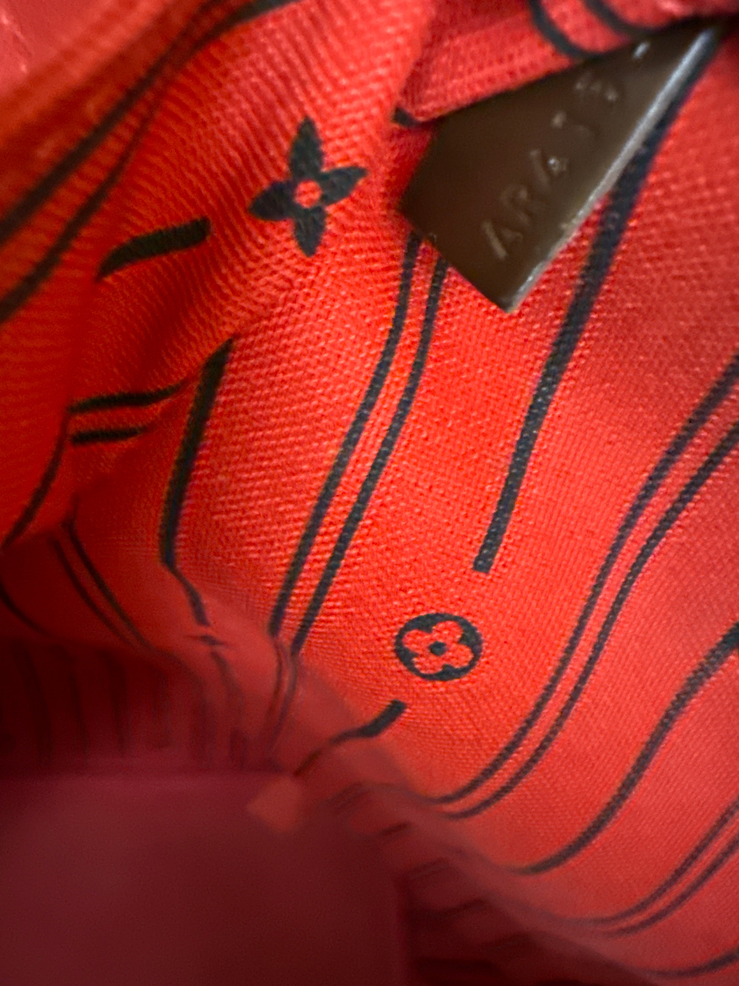 Louis Vuitton Neverfull Damier MM