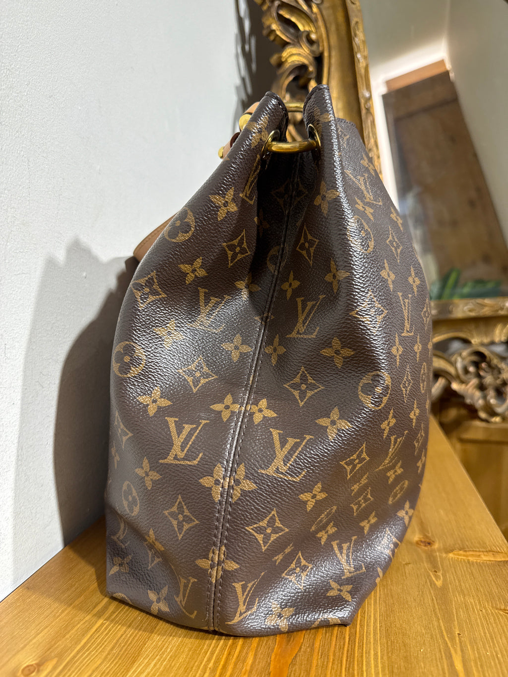 Louis Vuitton Graceful