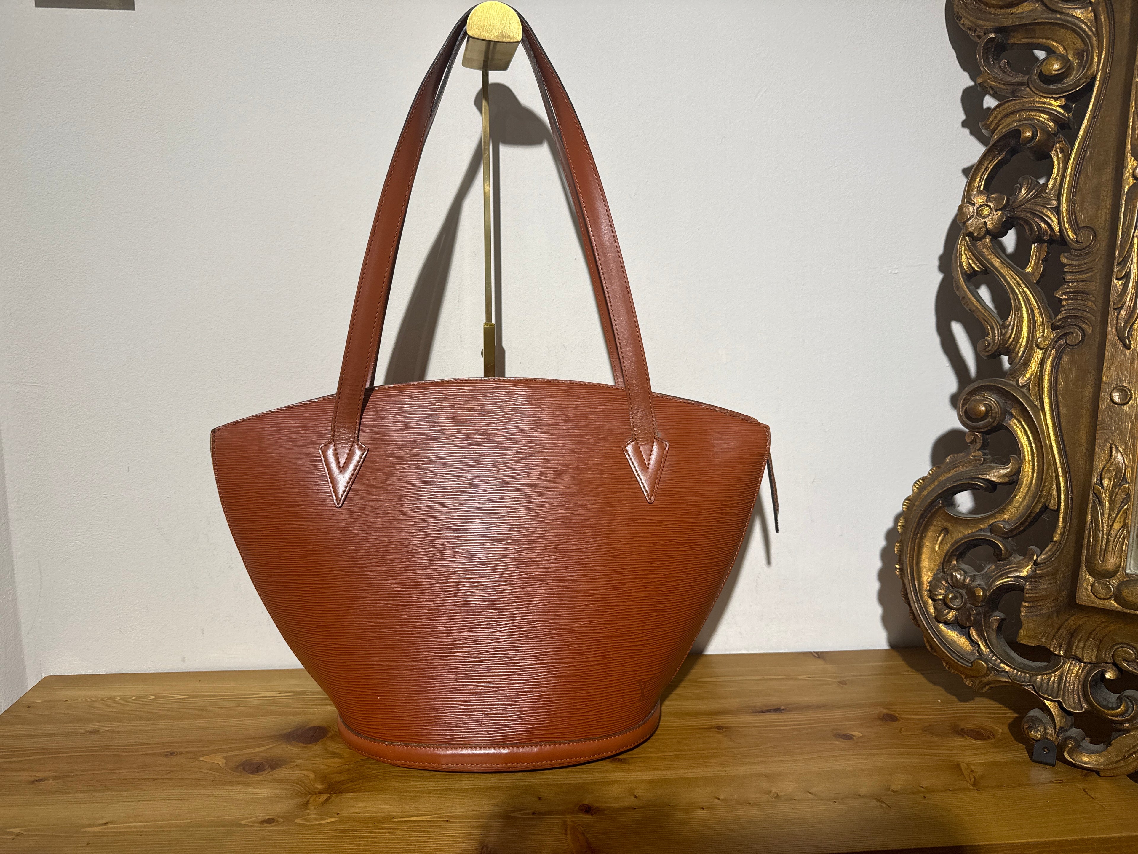 Louis Vuitton Epi Saint