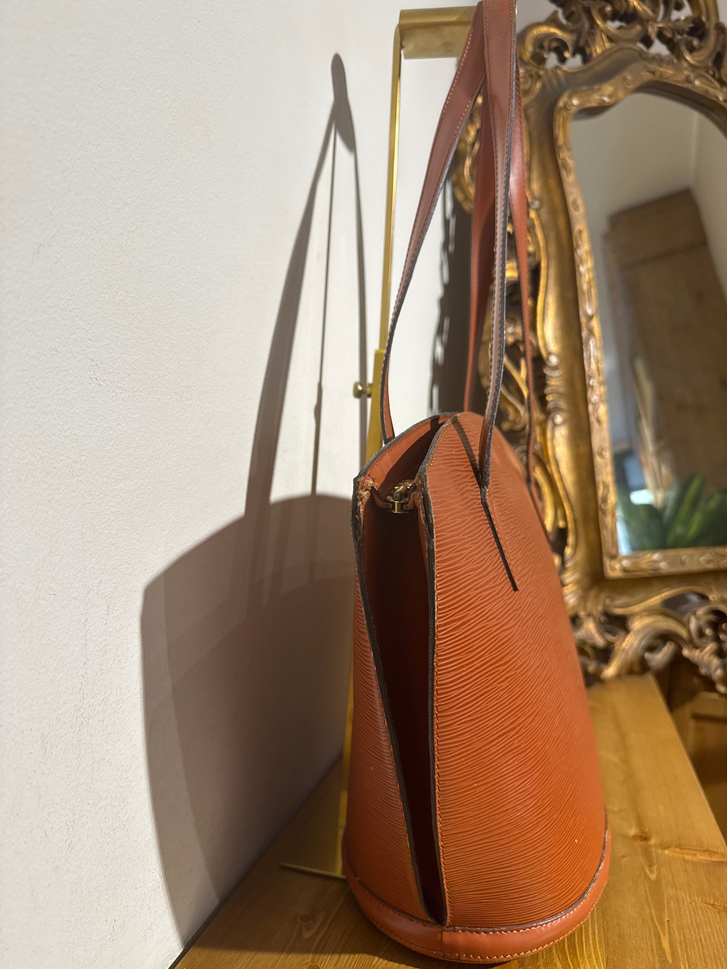 Louis Vuitton Epi Saint