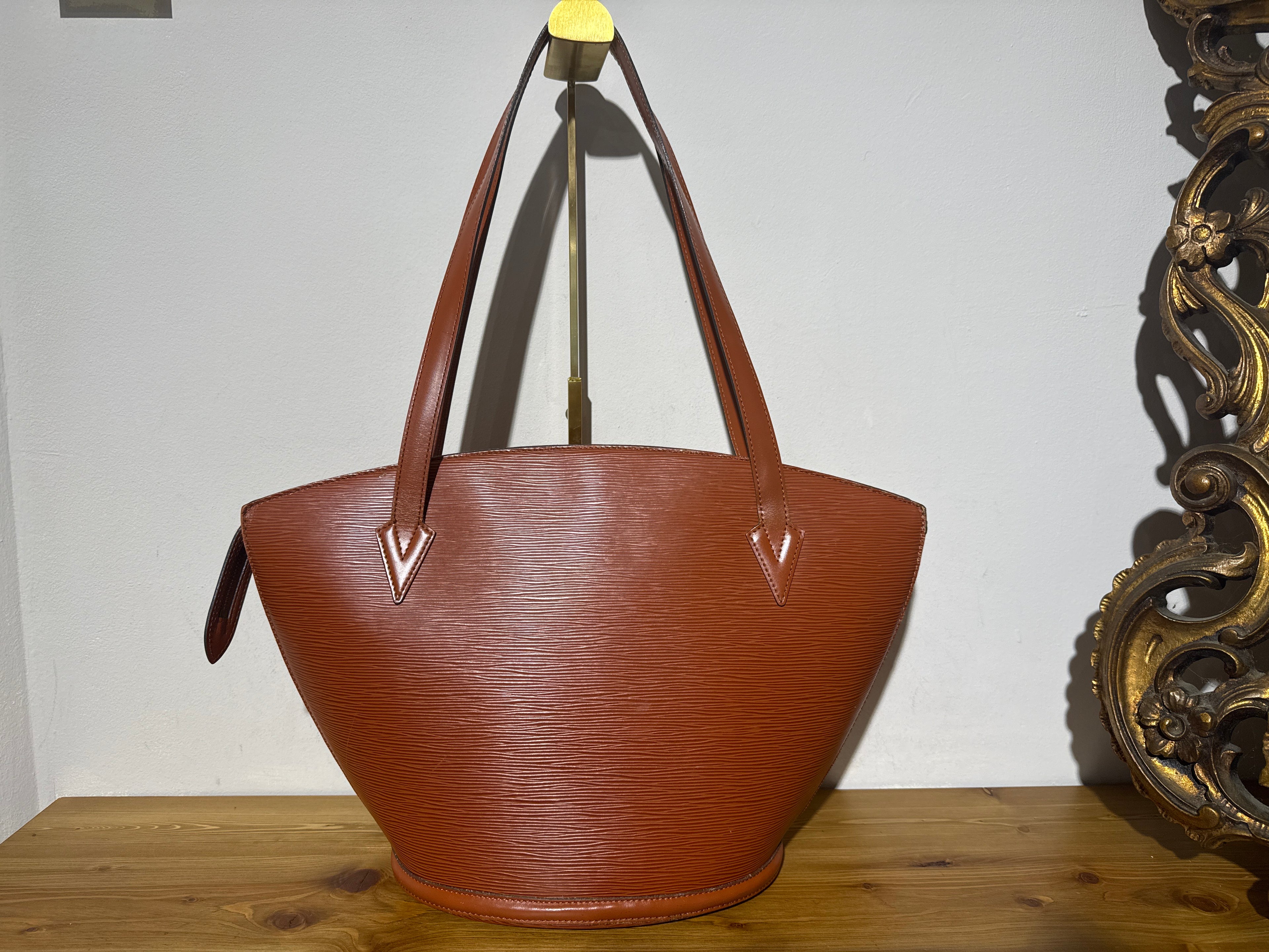 Louis Vuitton Epi Saint