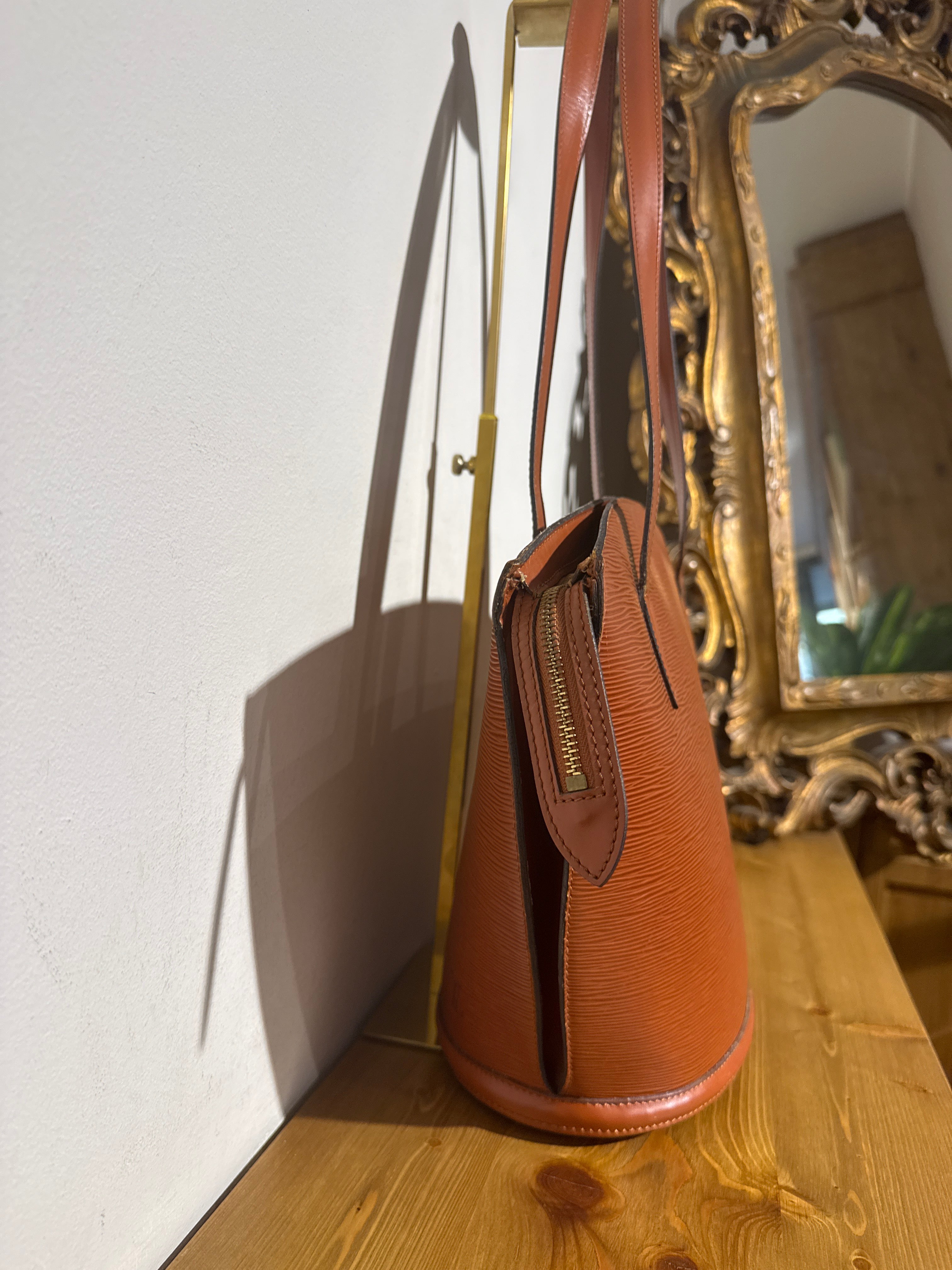 Louis Vuitton Epi Saint