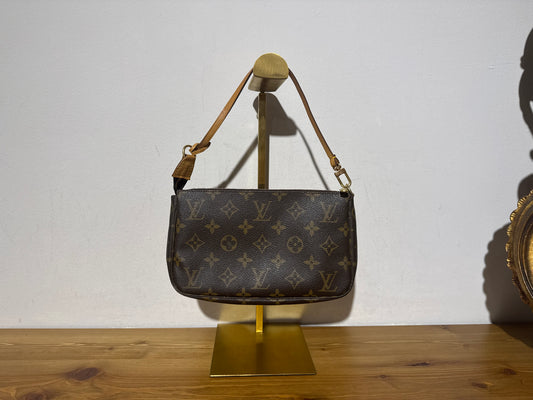 Louis Vuitton Pochette Monogram
