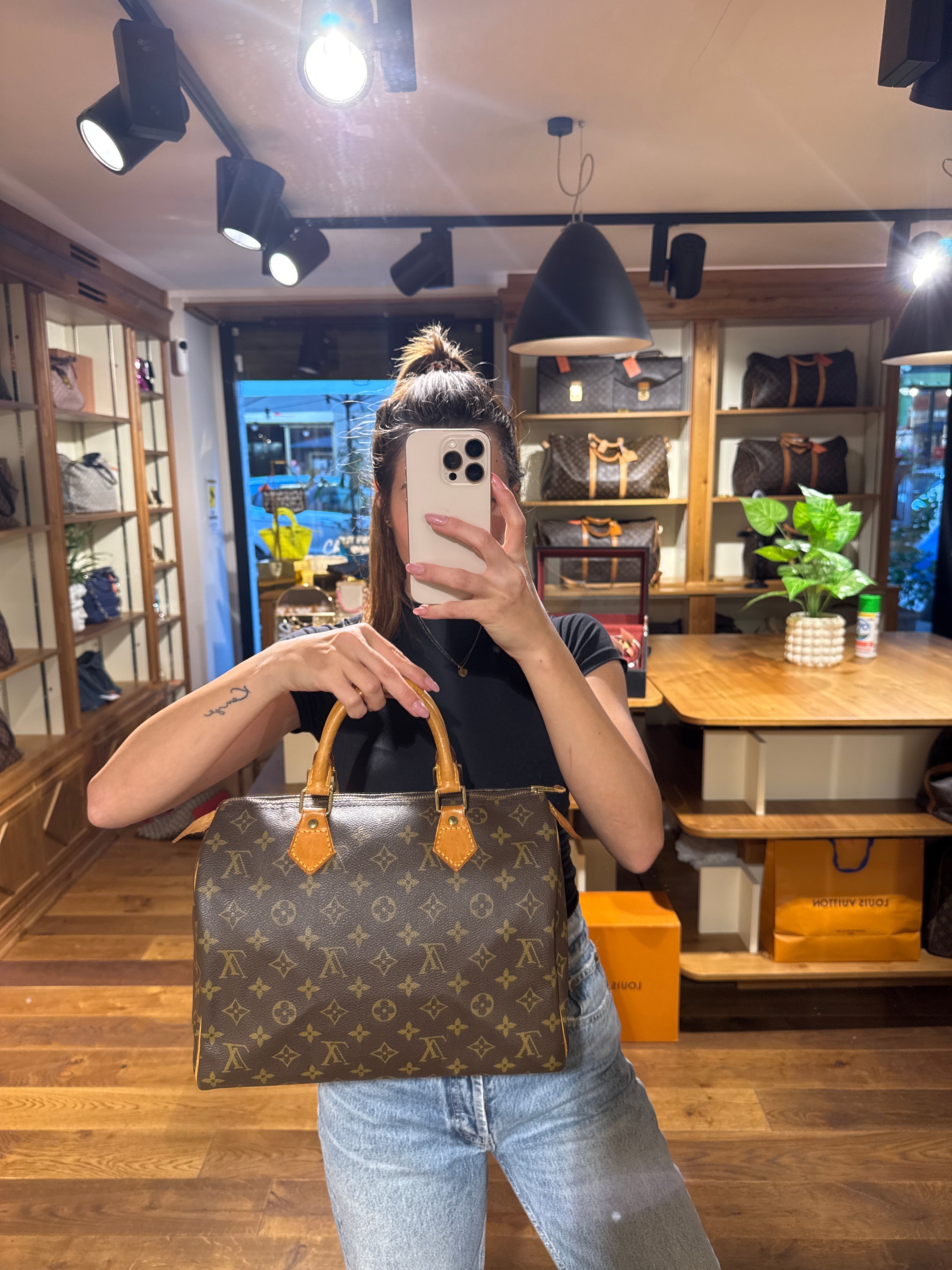 Louis Vuitton Speedy 30