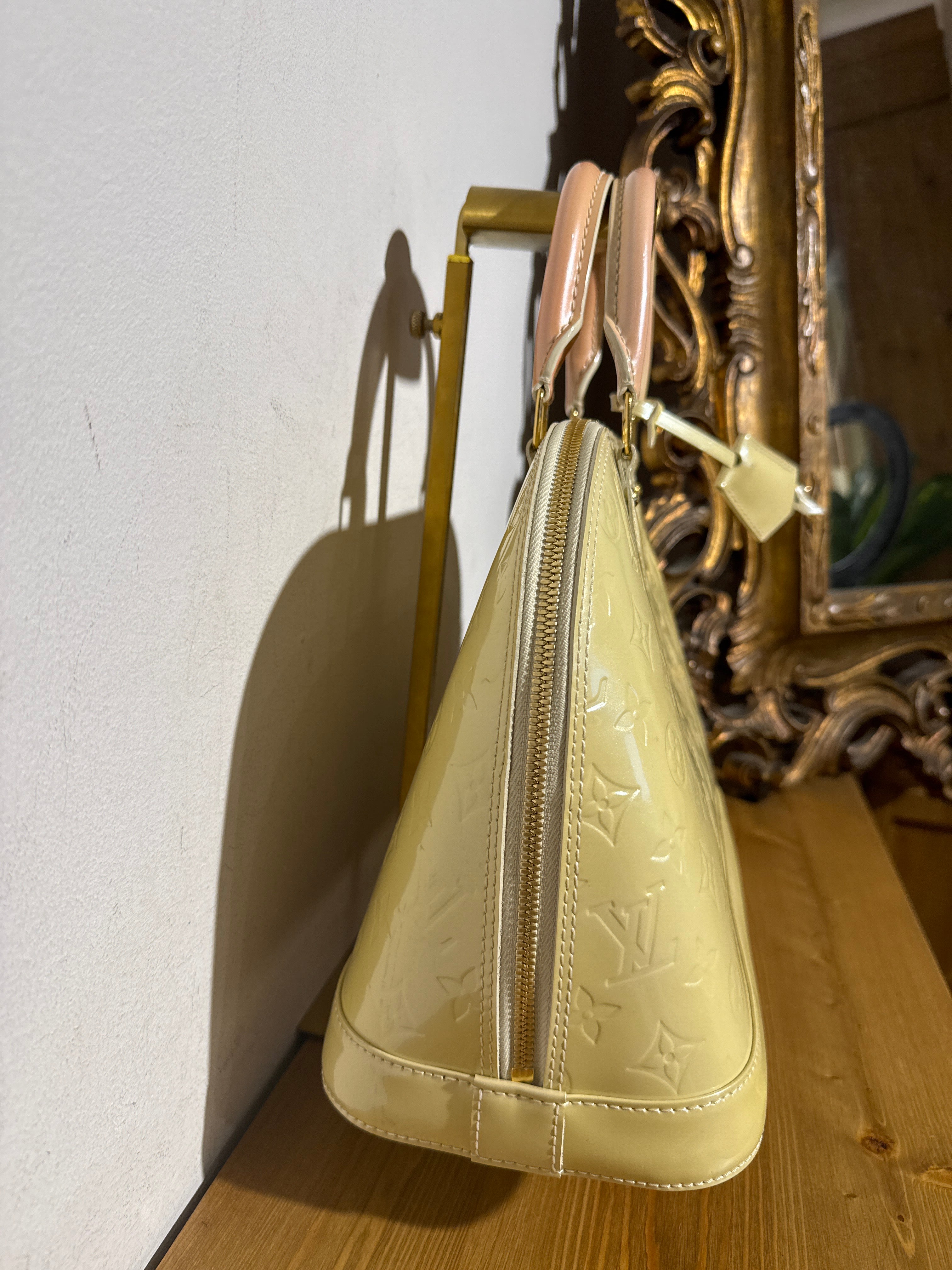 Louis Vuitton Alma PM