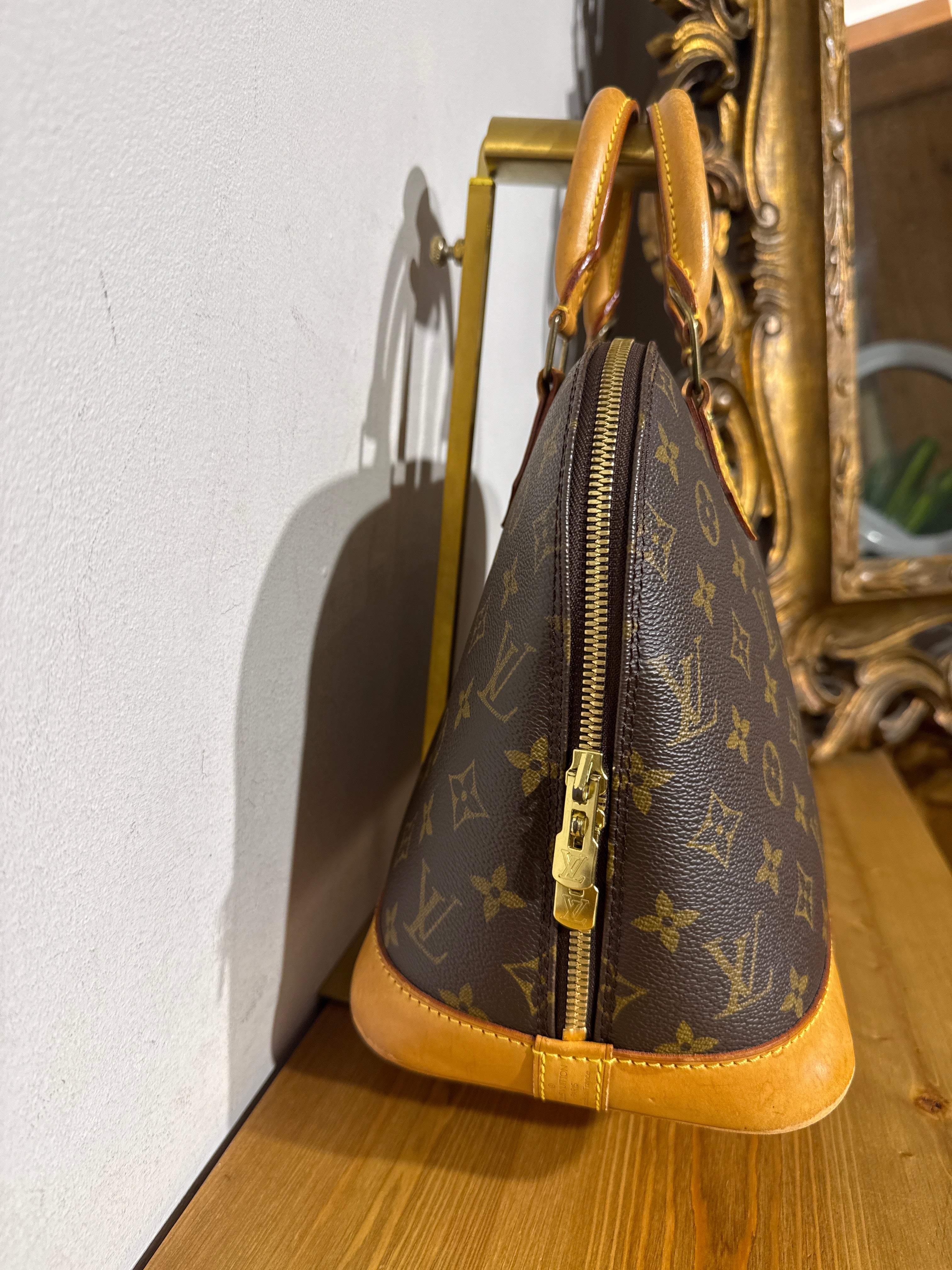 Louis Vuitton Alma Monogram