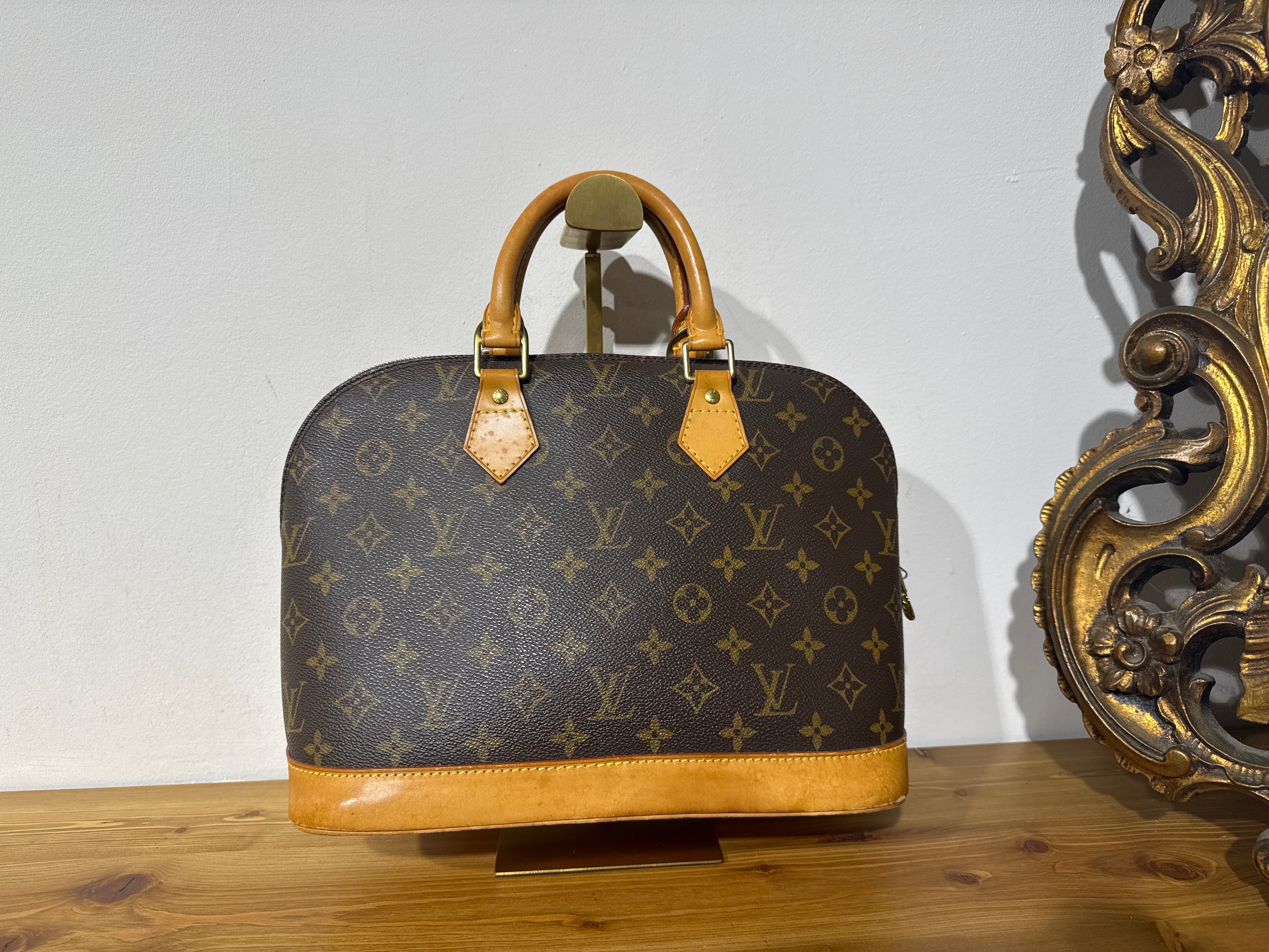 Louis Vuitton Alma Monogram