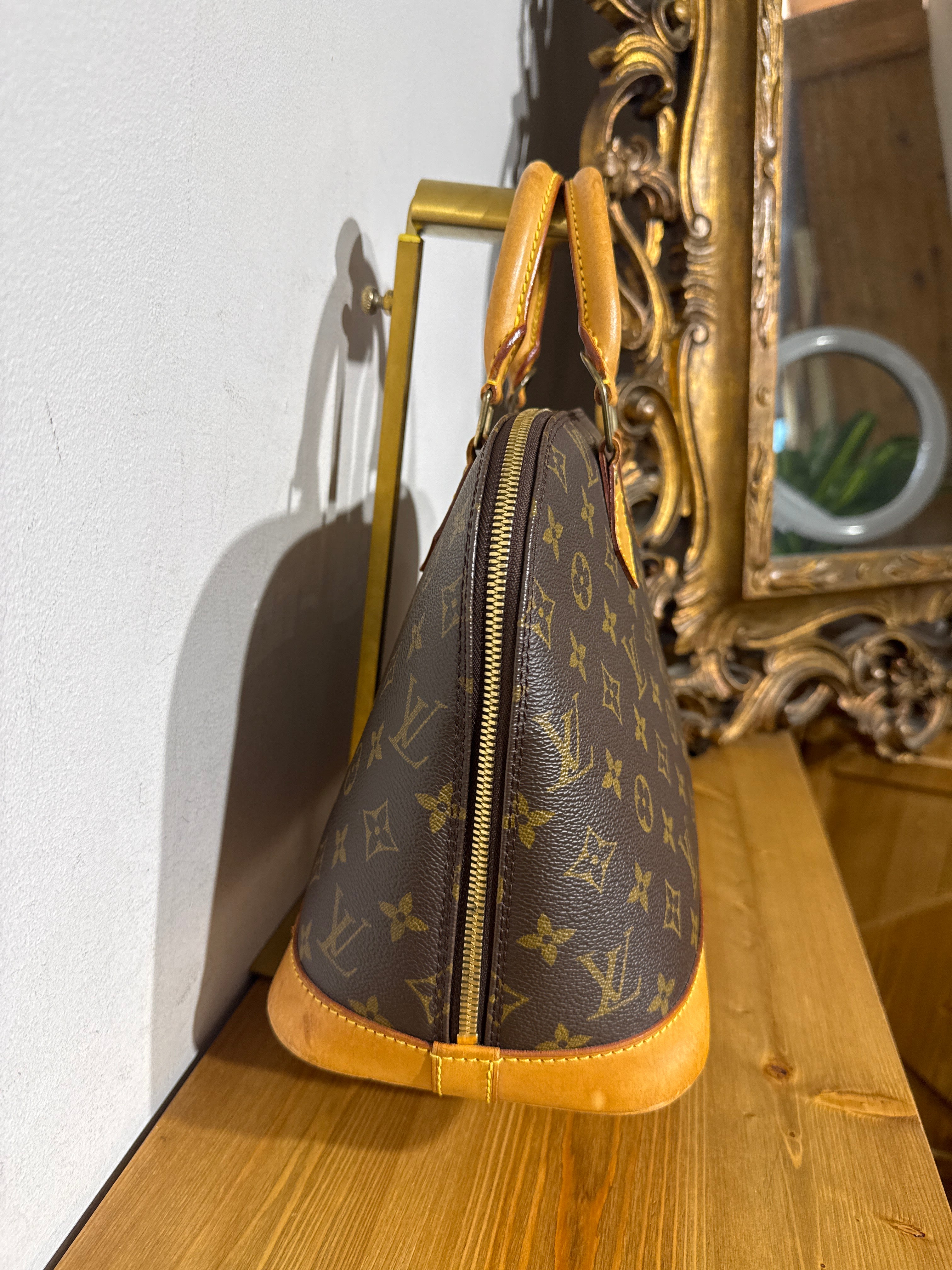Louis Vuitton Alma Monogram