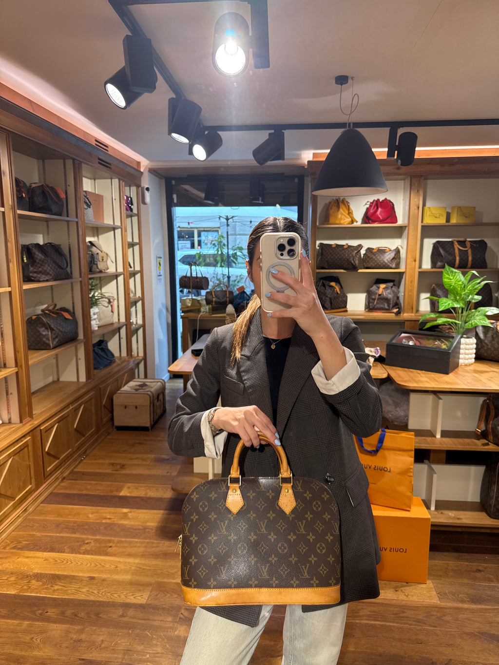 Louis Vuitton Alma Monogram