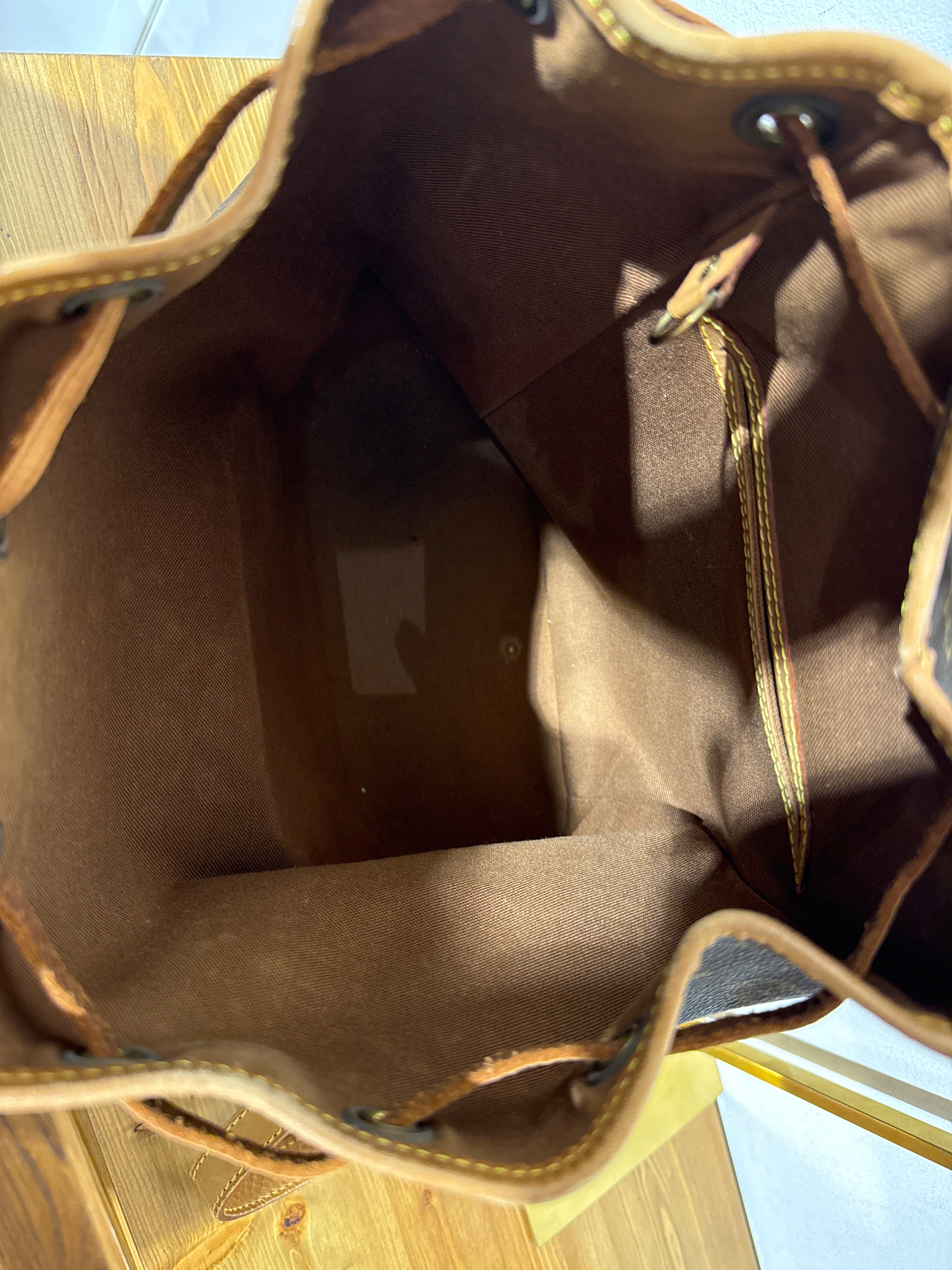 Louis Vuitton Montsouris MM