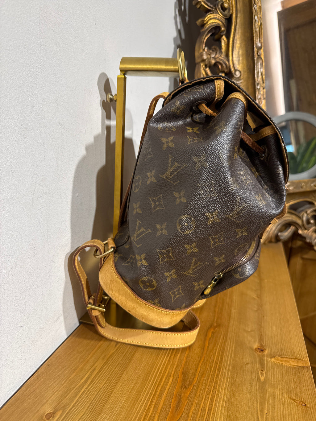 Louis Vuitton Montsouris MM