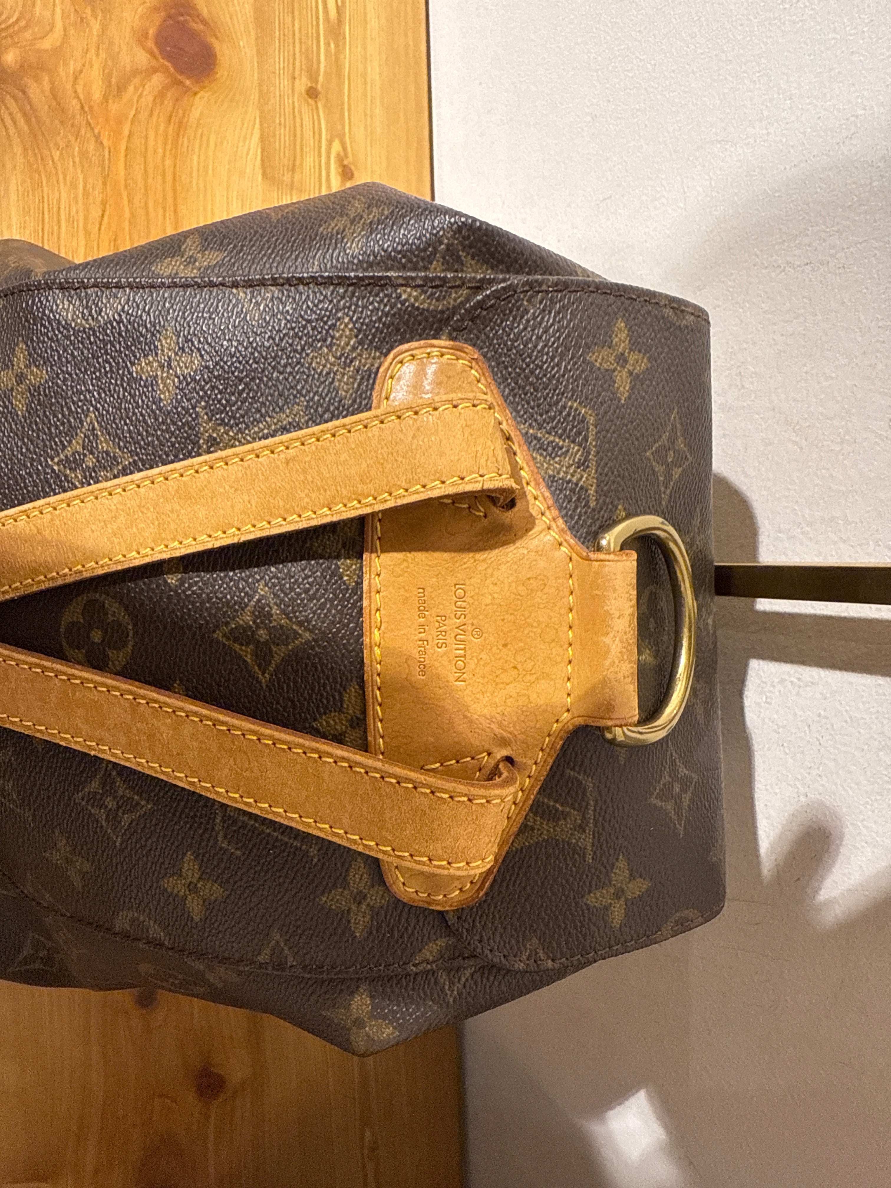 Louis Vuitton Montsouris MM