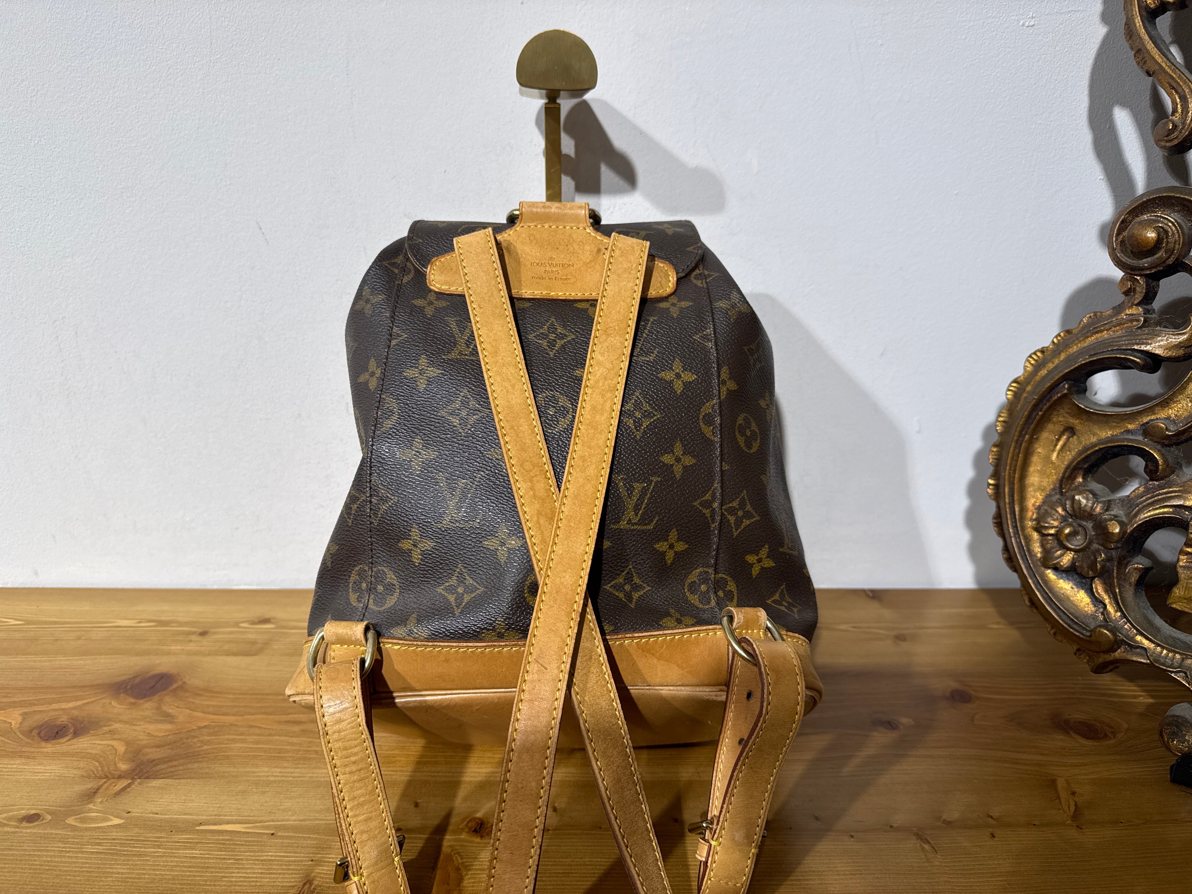 Louis Vuitton Montsouris MM