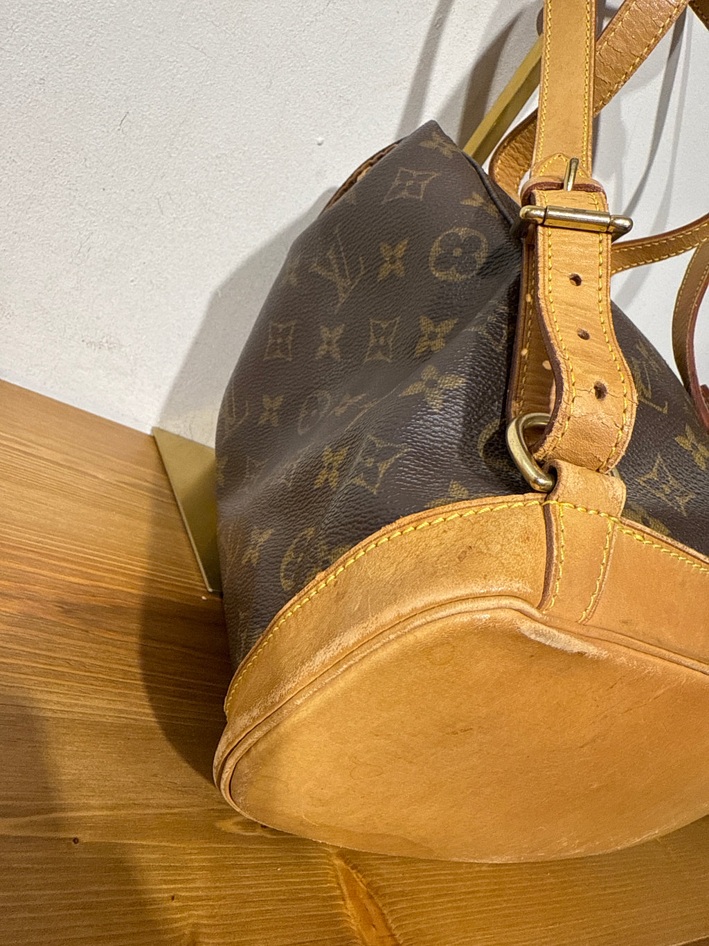 Louis Vuitton Montsouris MM