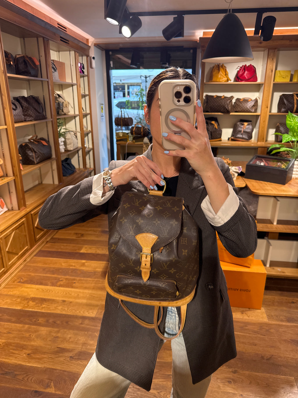 Louis Vuitton Montsouris MM